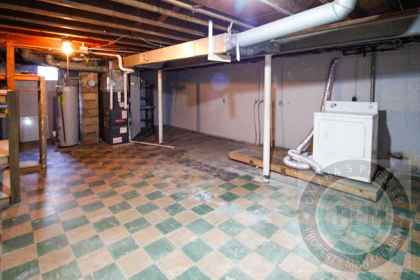 Omaha House: 2119 Monroe St
