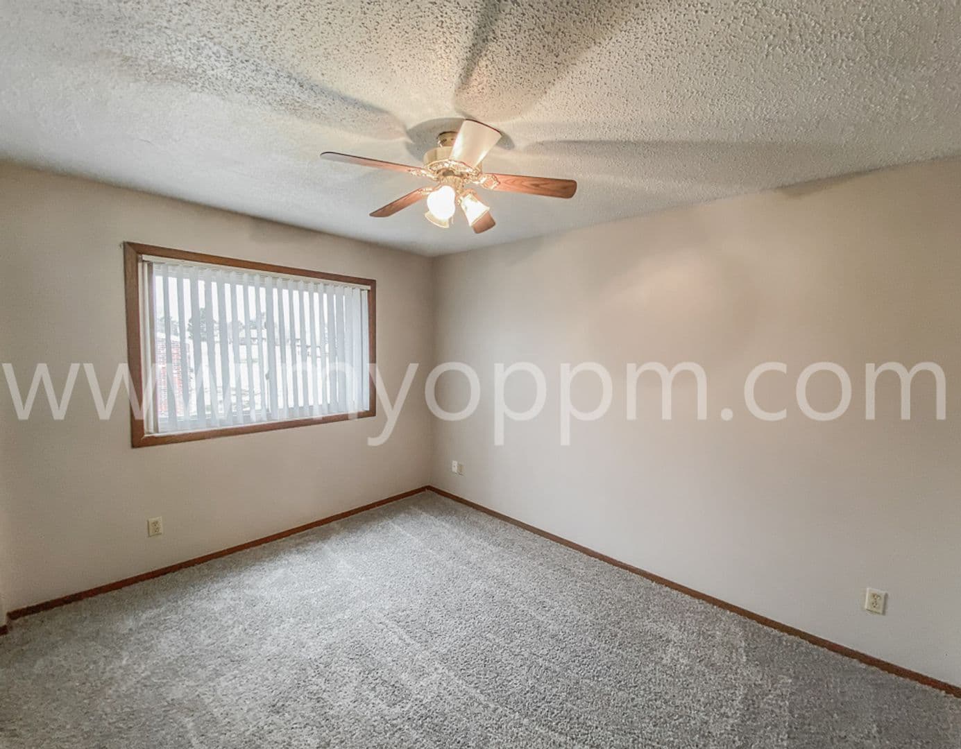 Bennington Apartment: 15605 N 4th St