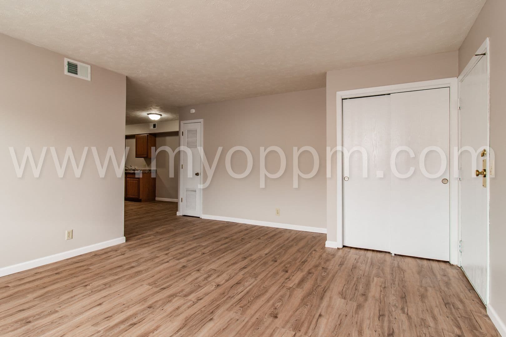Omaha Apartment: 1711/1715 N 73rd St