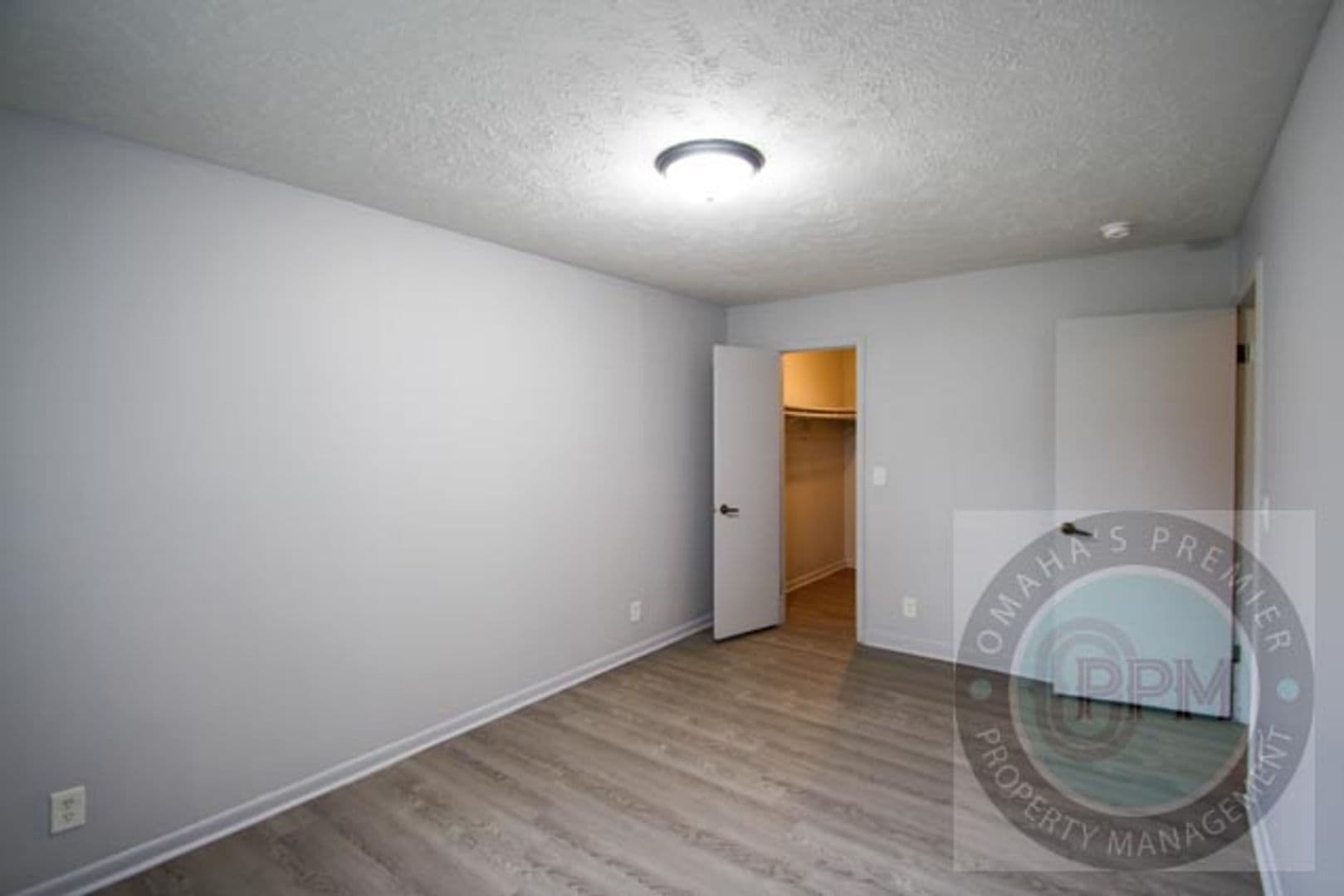 Omaha Apartment: 2333 Benson Gardens Bd