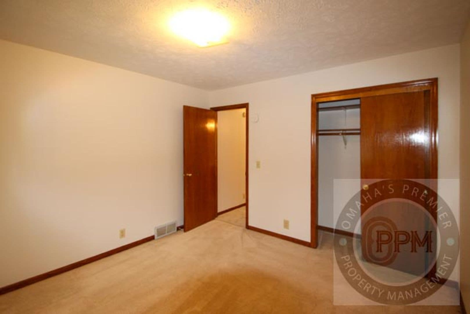 Omaha House: 12079 Patrick Ave
