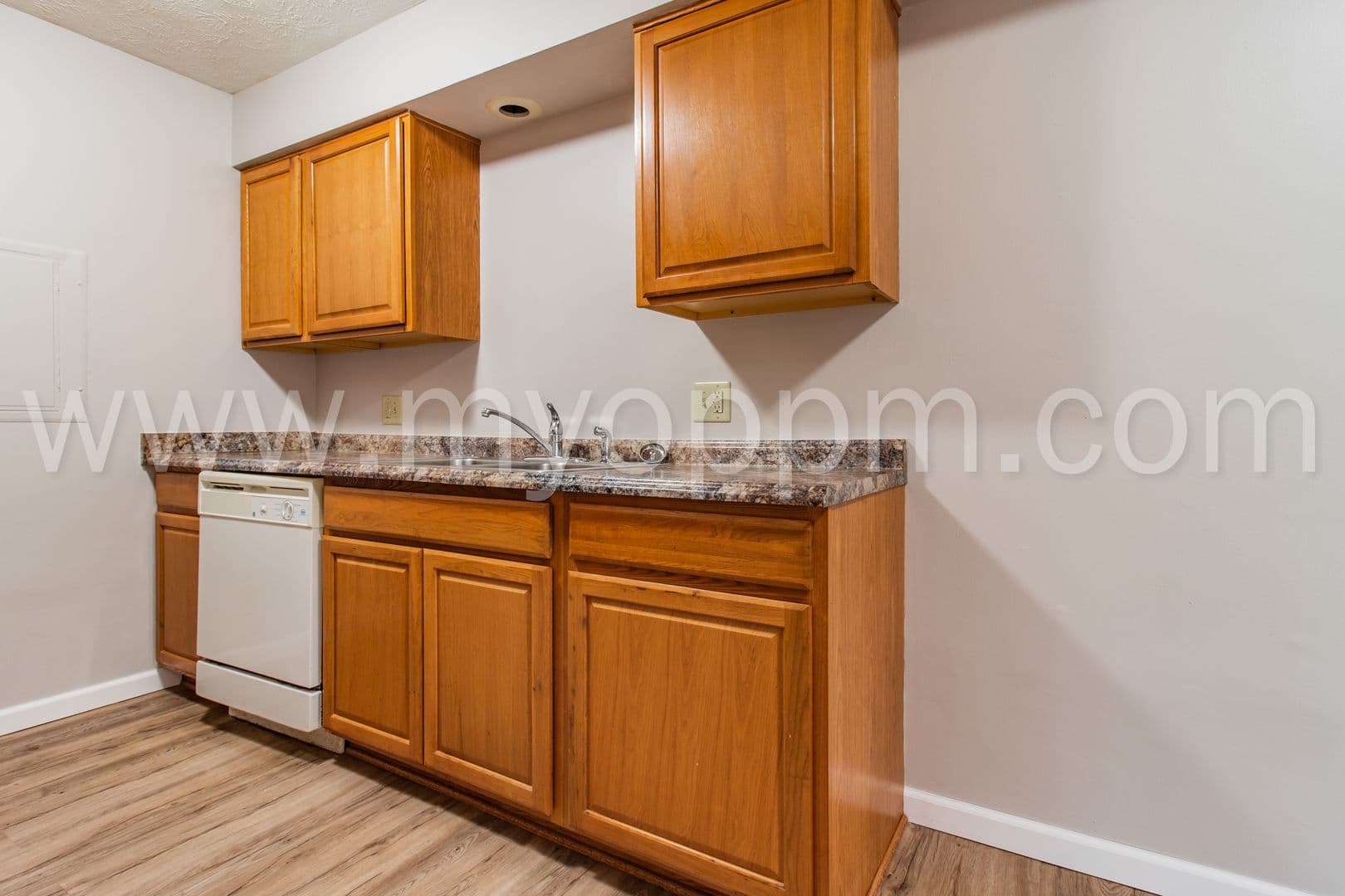 Omaha Apartment: 1711/1715 N 73rd St