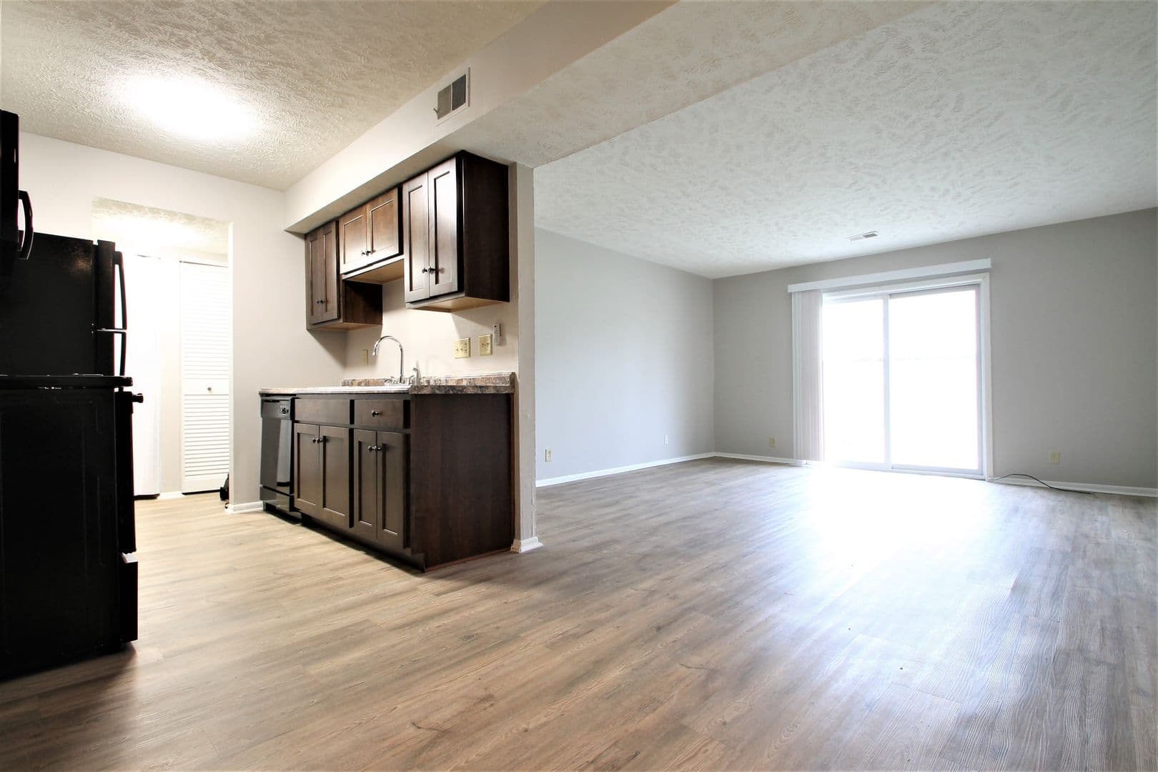 Bellevue Apartment: 818 Lincoln Rd