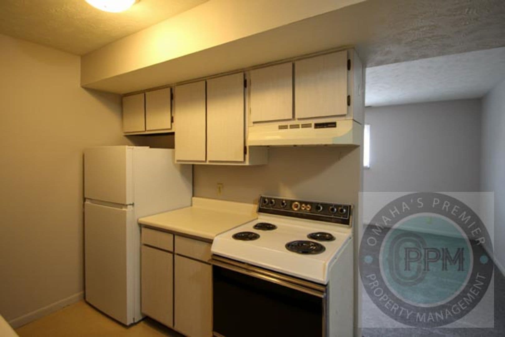 Omaha Apartment: 2903 N 76th St