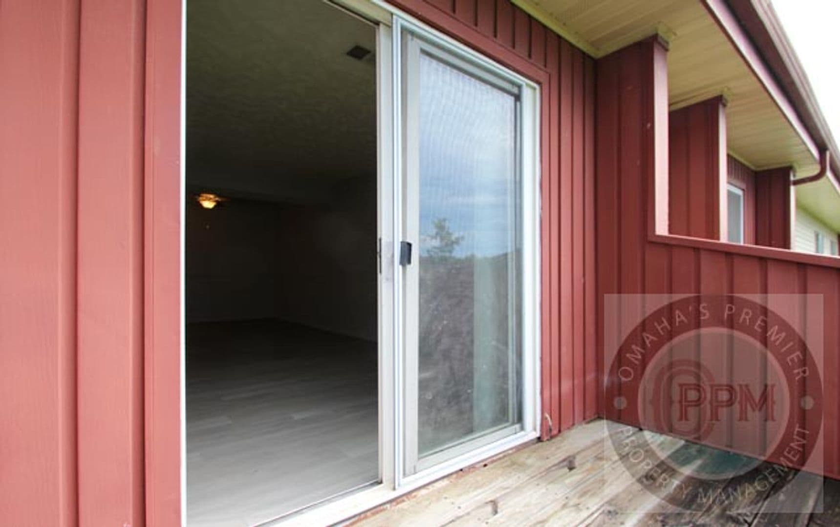 Bellevue Apartment: 818 Lincoln Rd