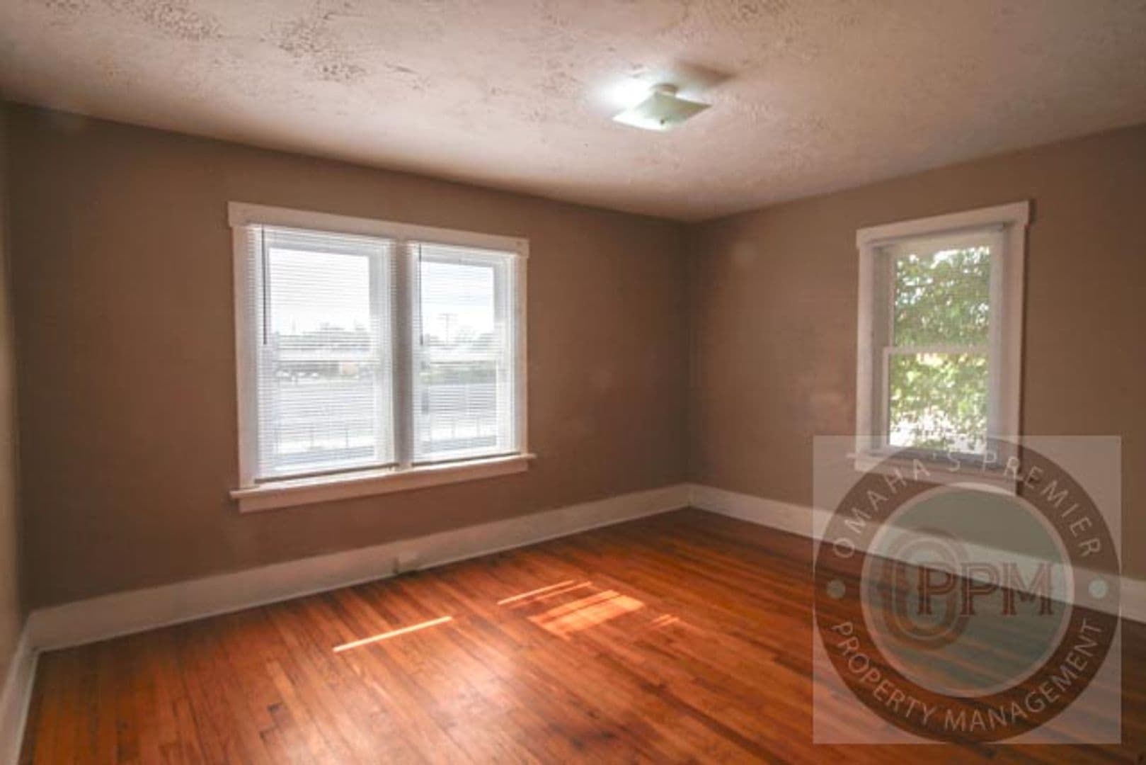 Omaha Apartment: 2114 L St