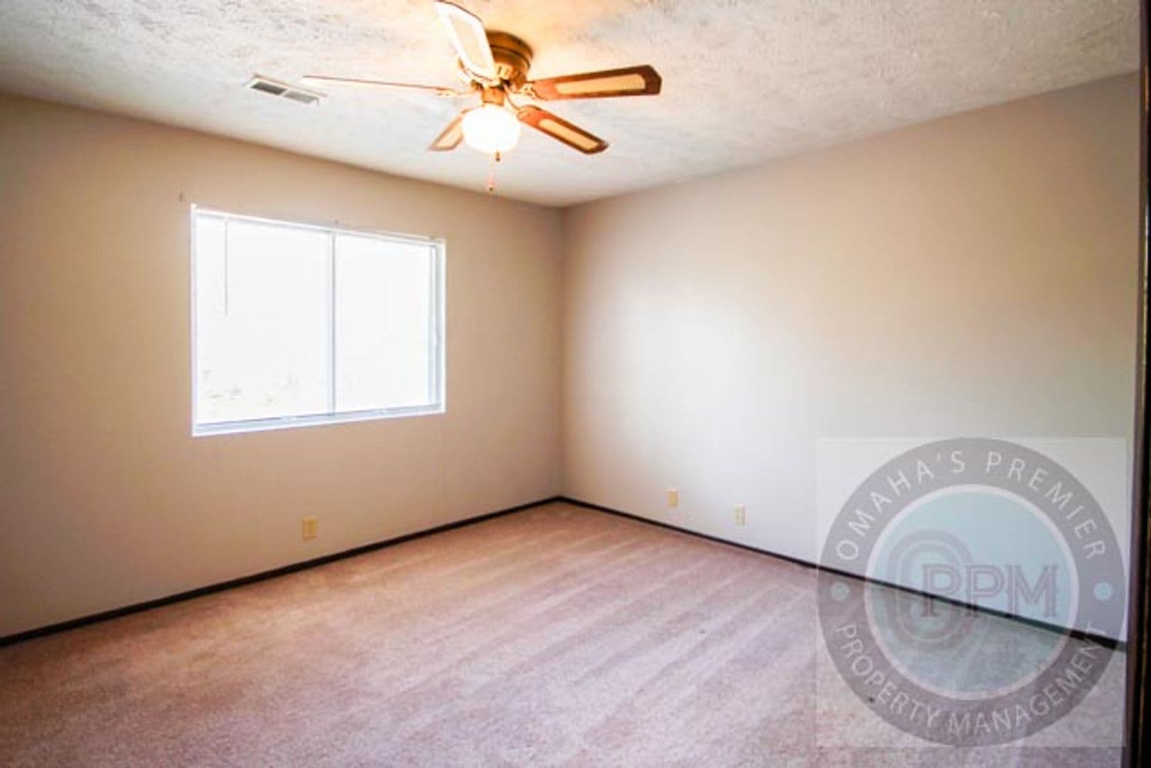 Bellevue Apartment: 818 Lincoln Rd