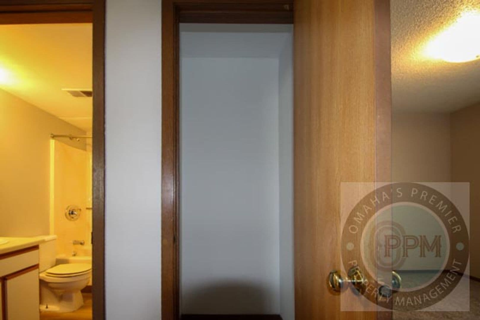 Bennington Apartment: 15605 N 4th St