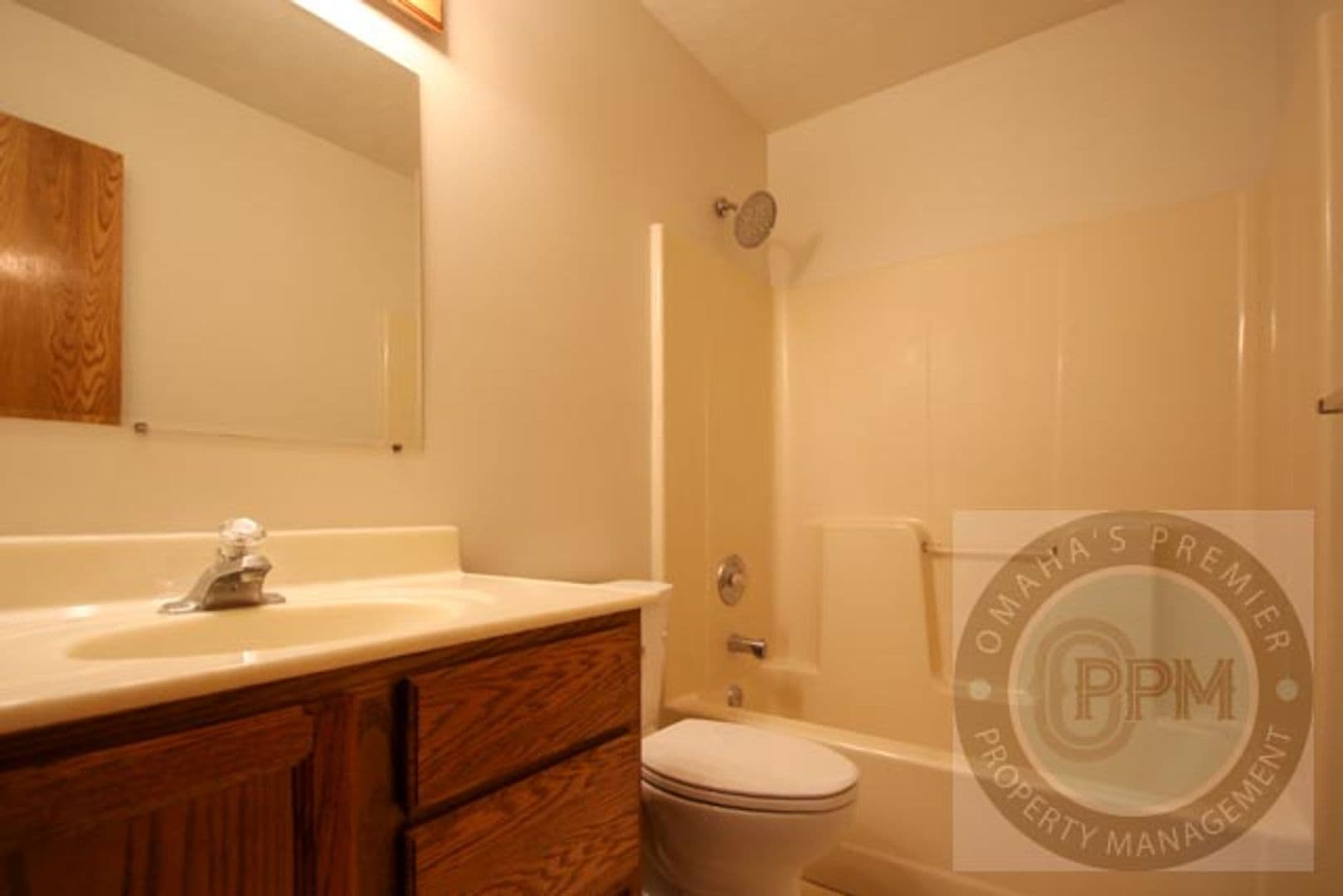 Omaha House: 12079 Patrick Ave