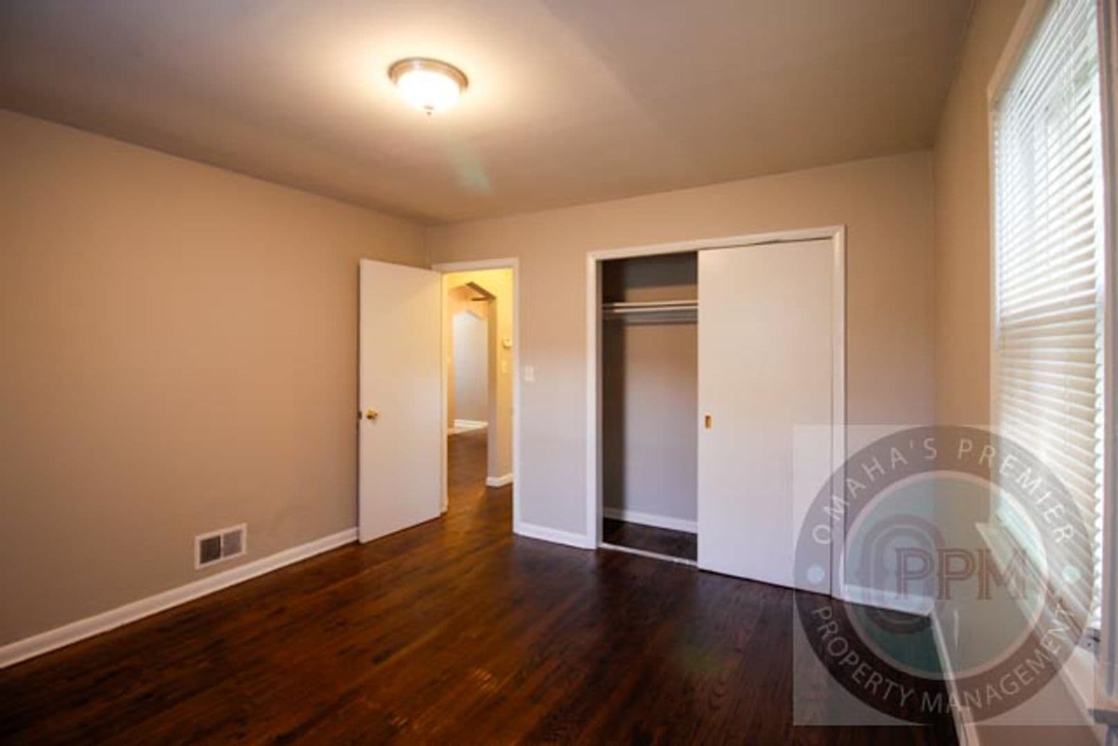 Omaha House: 2119 Monroe St