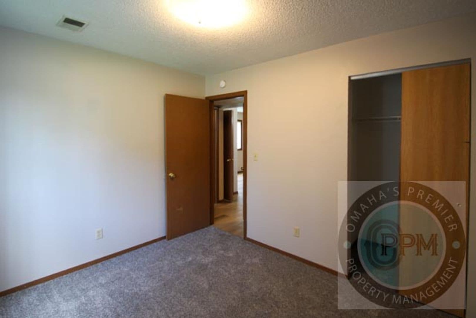 Bennington Apartment: 15605 N 4th St