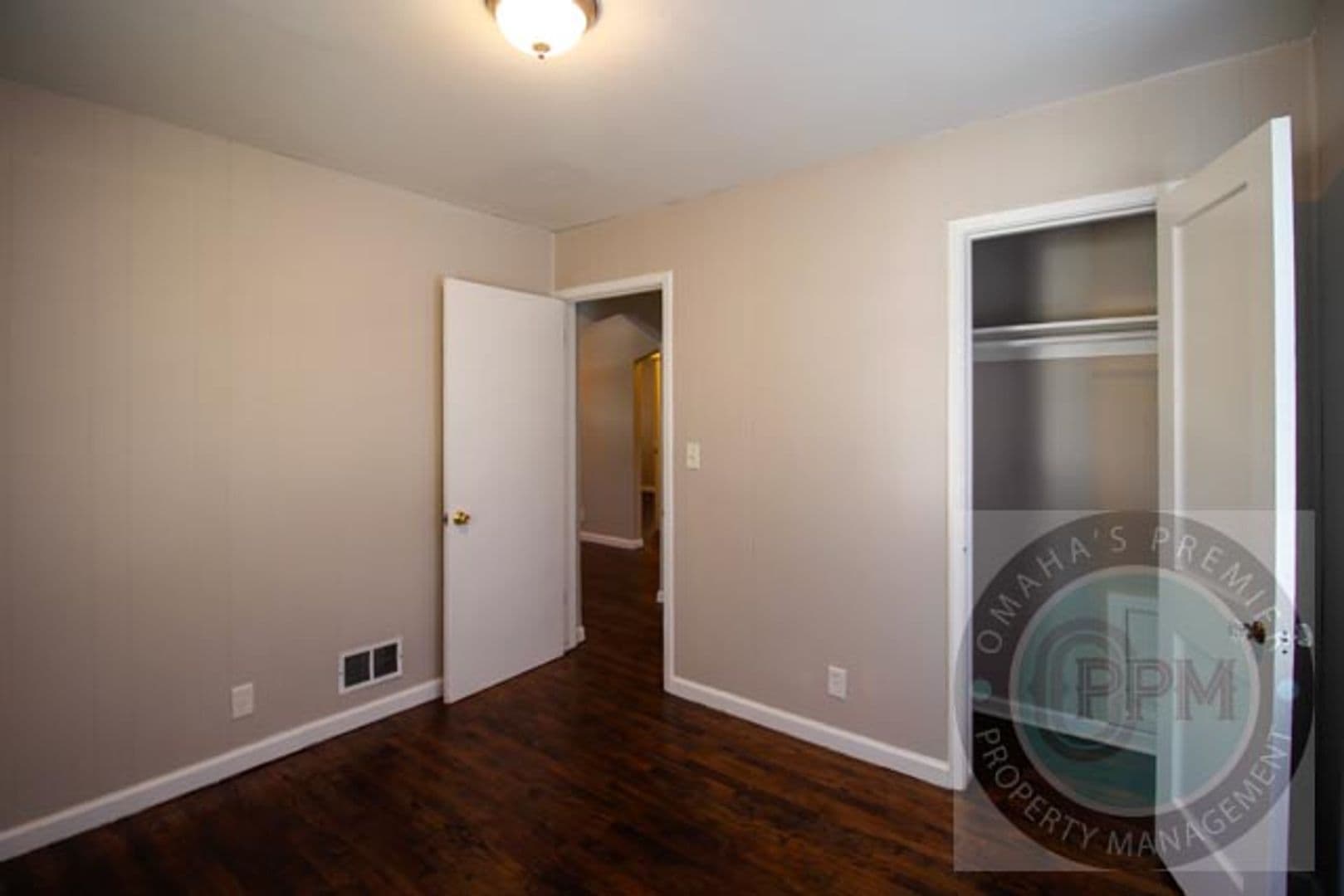 Omaha House: 2119 Monroe St