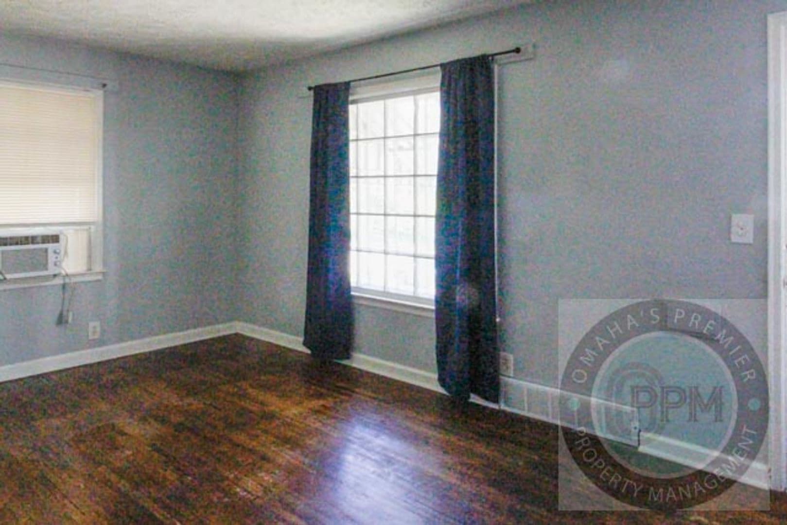 Omaha House: 3305 N 55 St