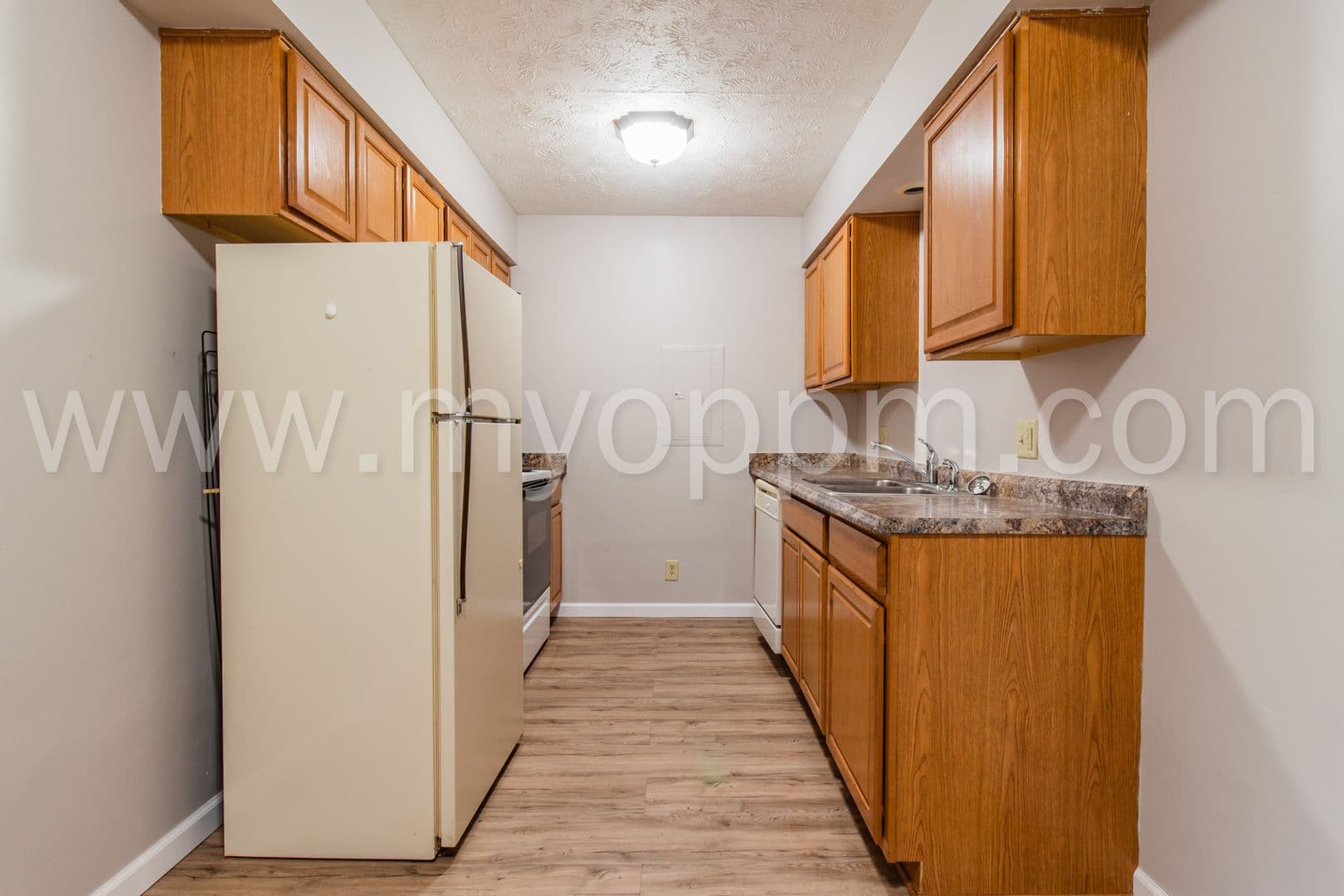 Omaha Apartment: 1711/1715 N 73rd St
