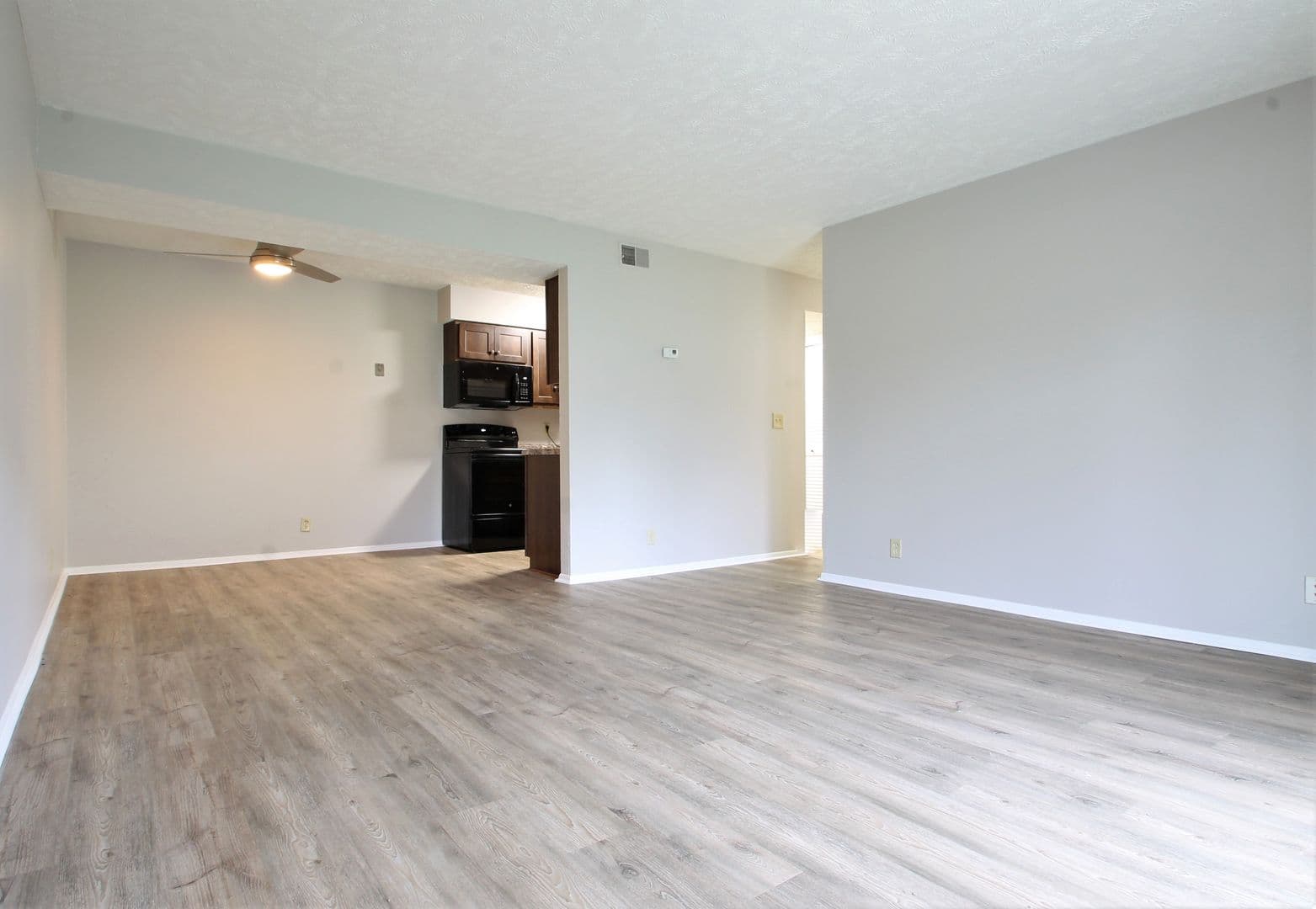 Bellevue Apartment: 818 Lincoln Rd
