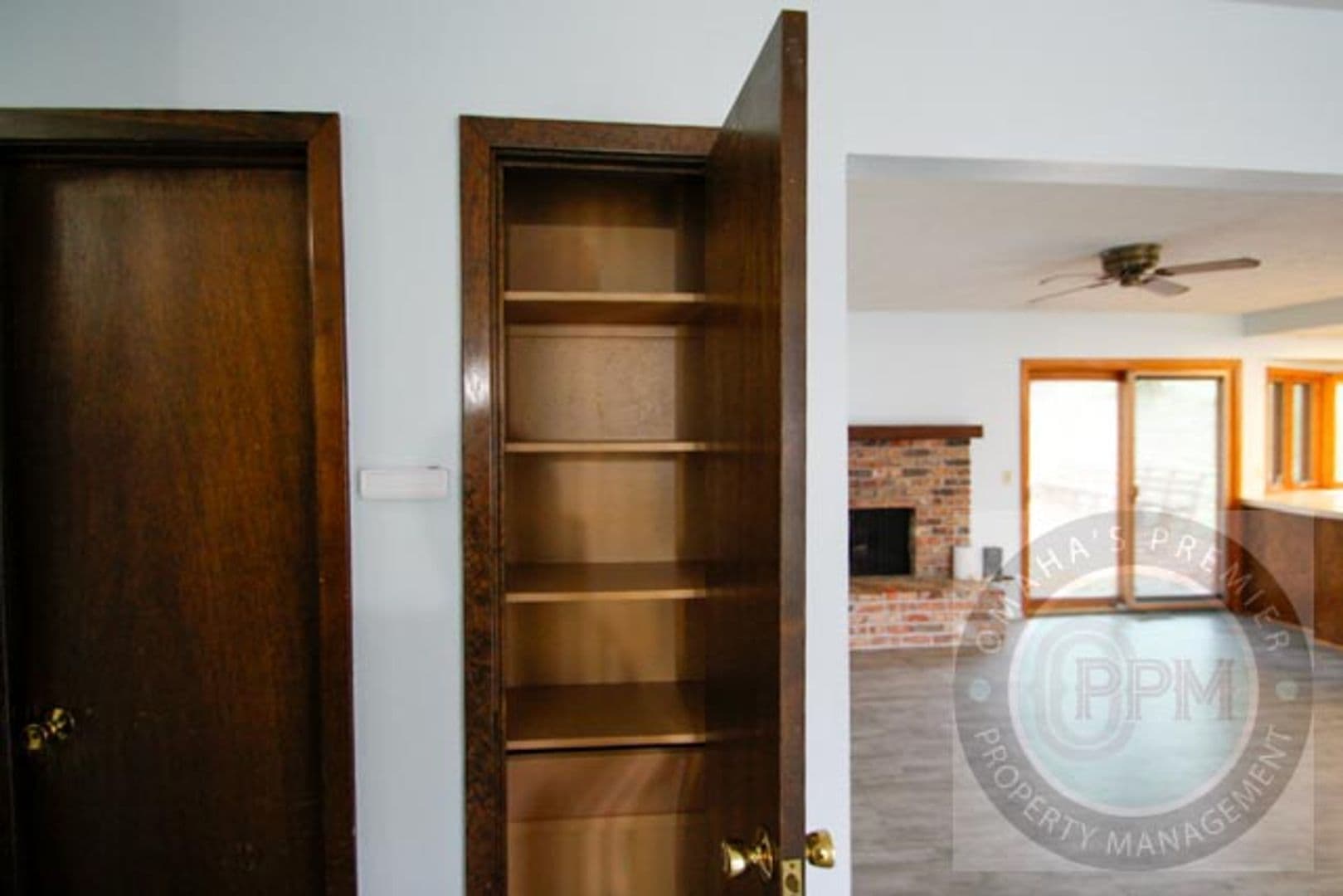 Bellevue House: 212 Douglas Drive