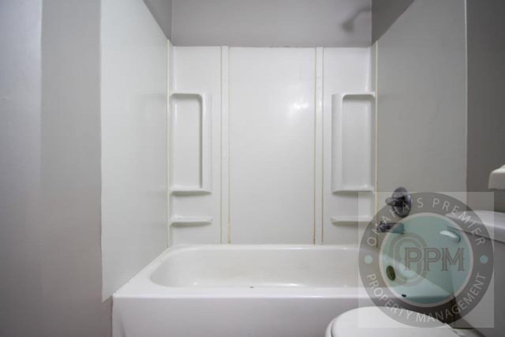Omaha Apartment: 649 S 19 Ave
