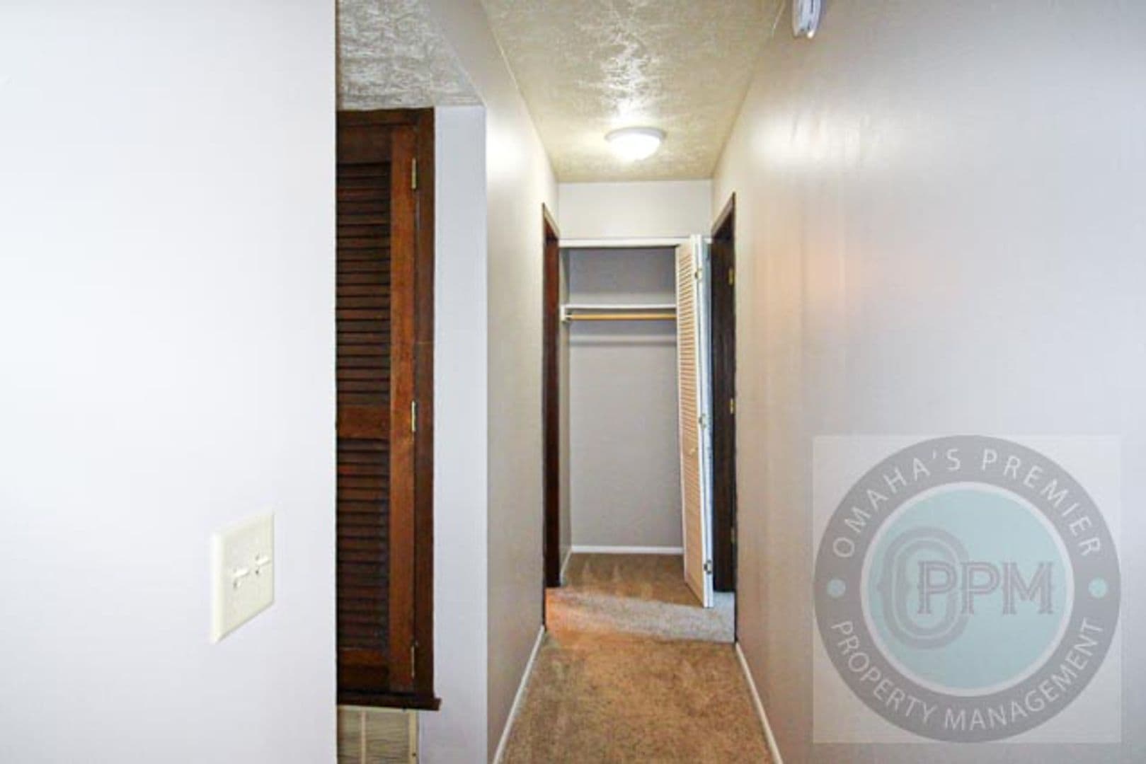 Bellevue Apartment: 818 Lincoln Rd