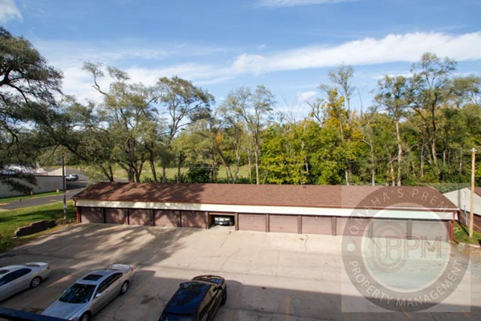 Bellevue Apartment: 818 Lincoln Rd