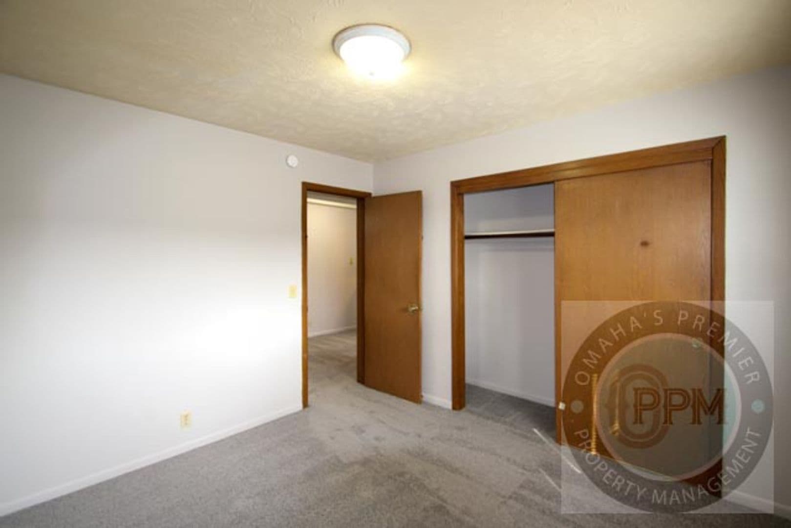 Omaha Apartment: 2903 N 76th St