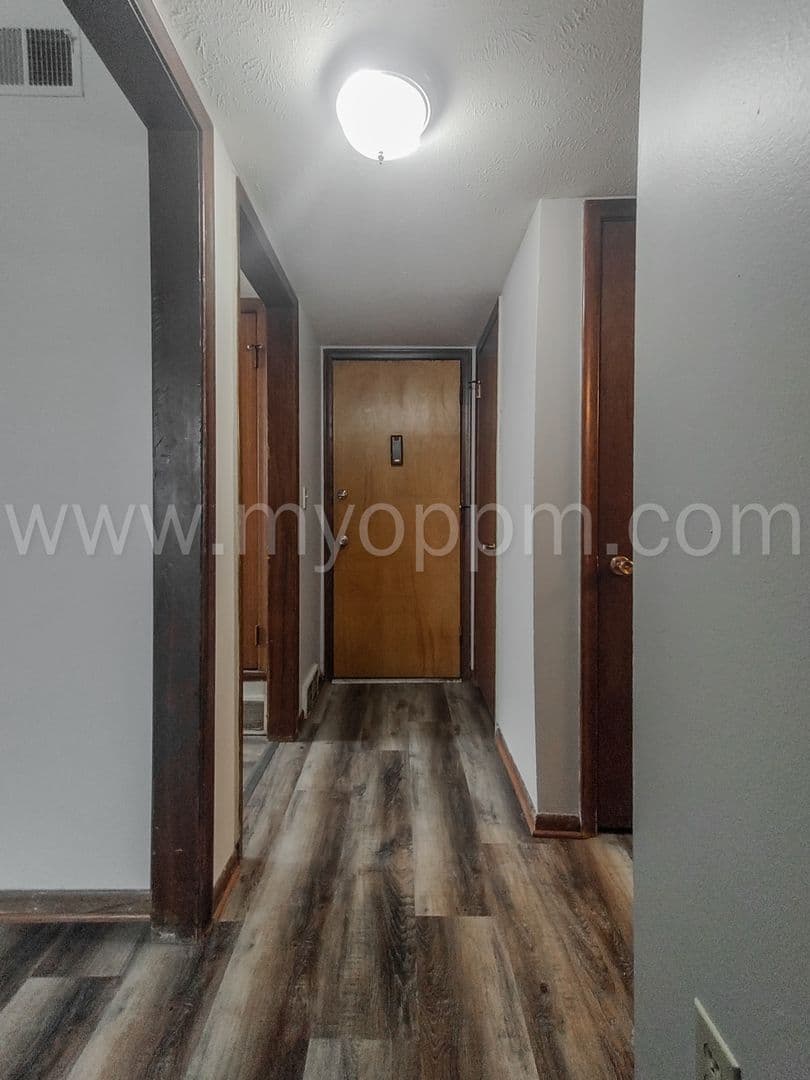Omaha Apartment: 1016 N 47th Ave