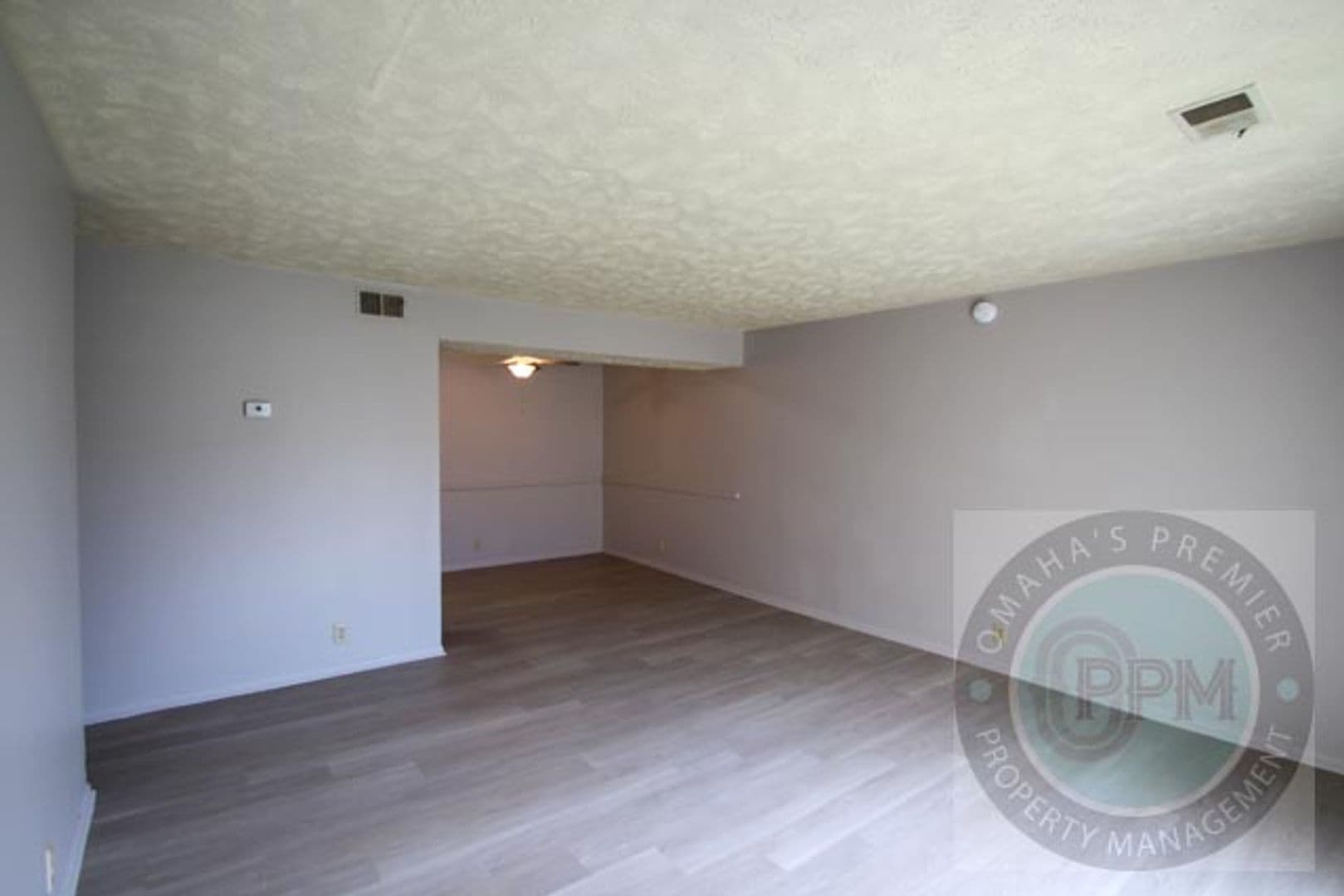 Bellevue Apartment: 818 Lincoln Rd