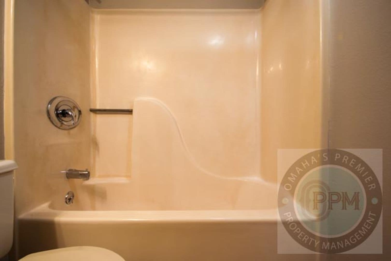 Bennington Apartment: 15605 N 4th St