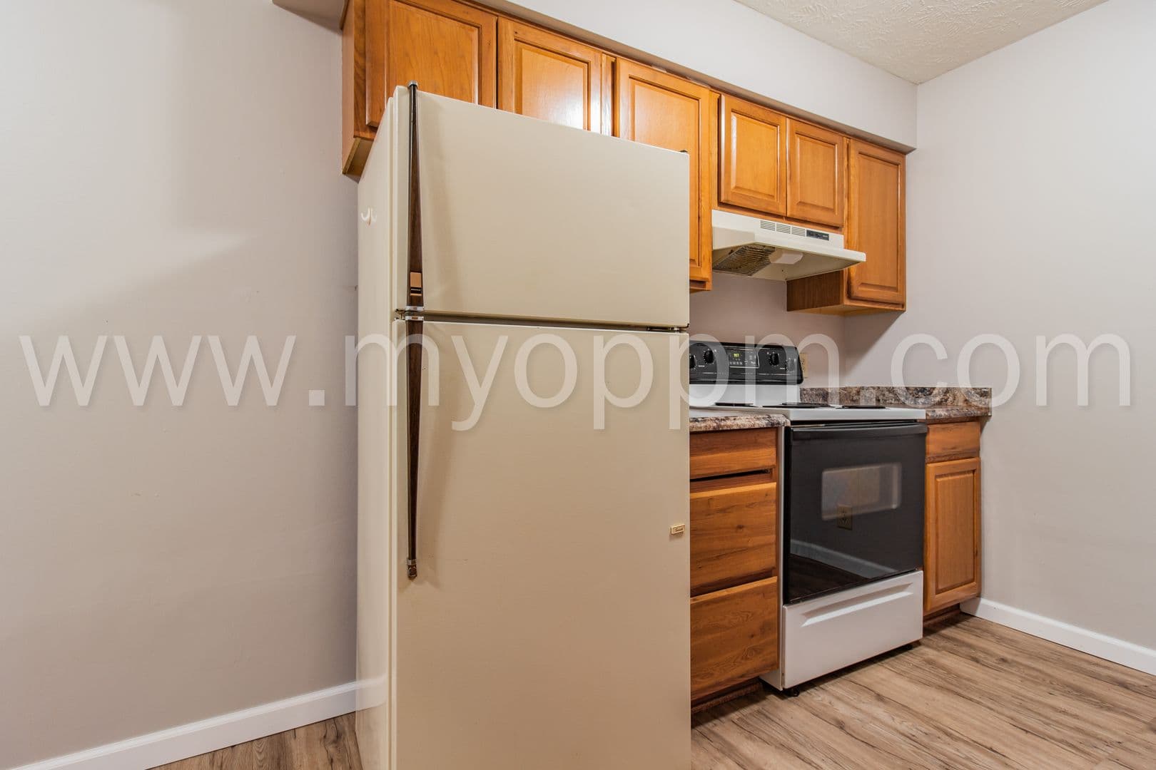 Omaha Apartment: 1711/1715 N 73rd St