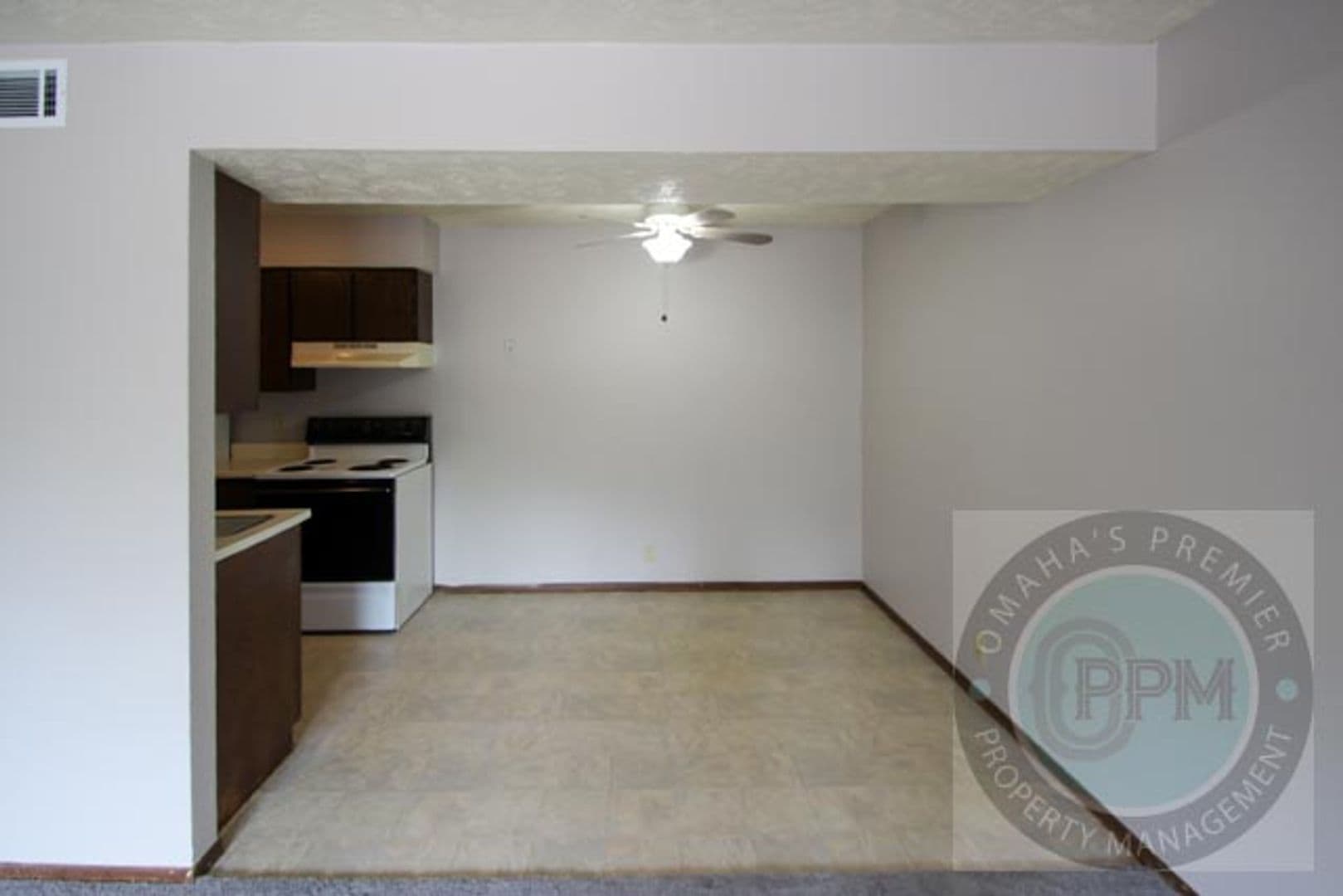Bellevue Apartment: 818 Lincoln Rd