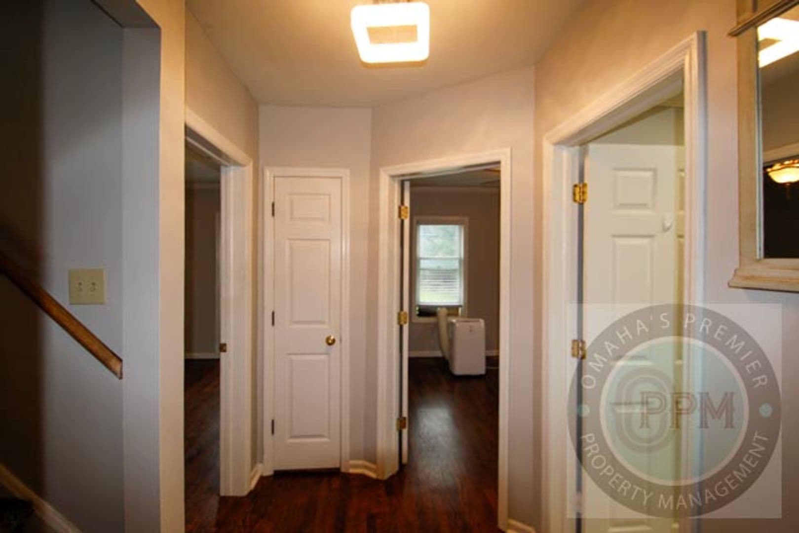 Omaha House: 6011 Walnut St