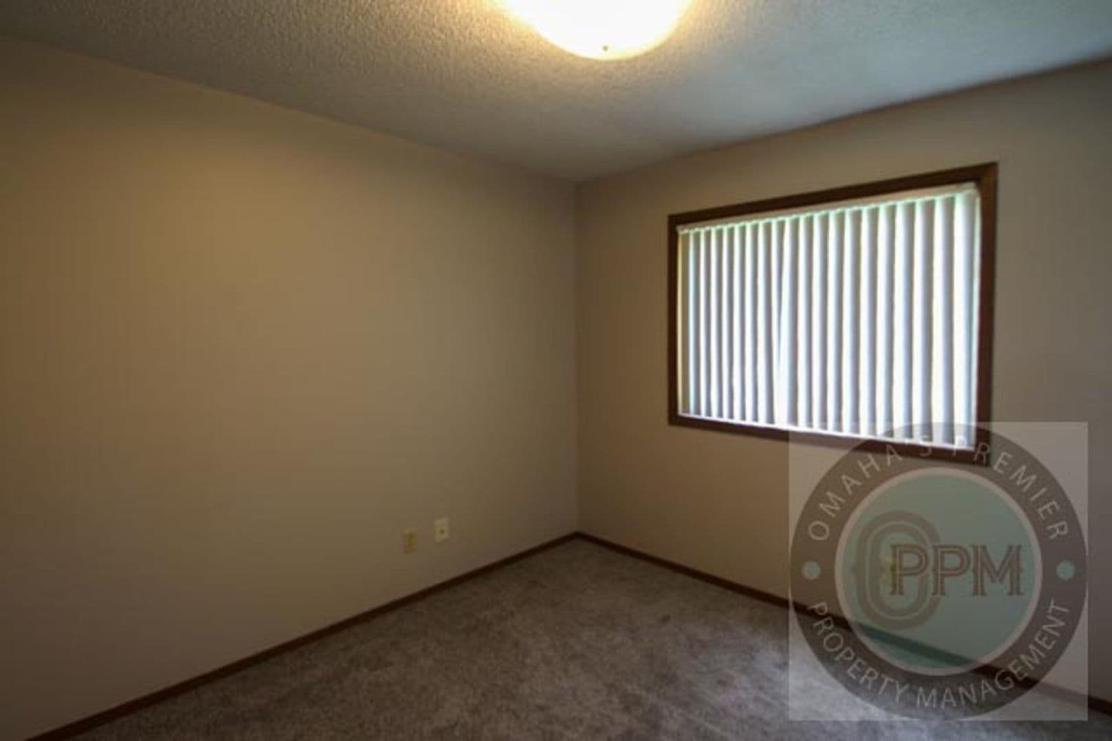 Bennington Apartment: 15605 N 4th St