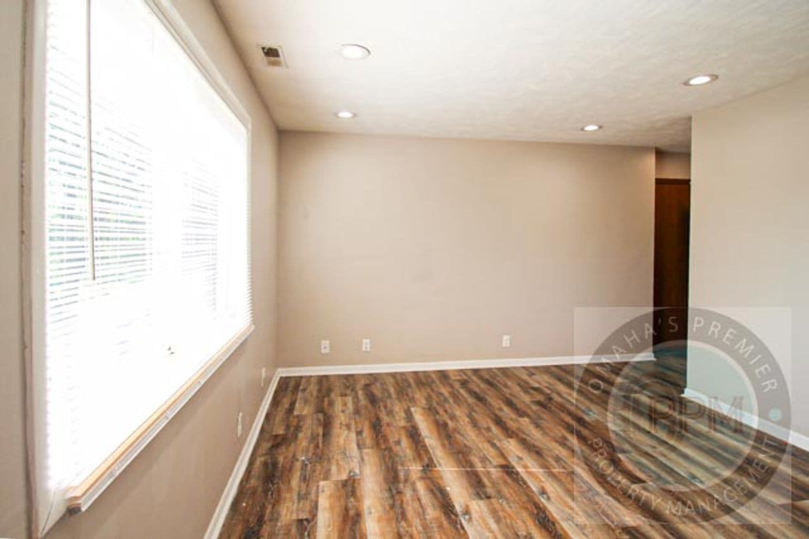Omaha Apartment: 2903 N 76th St