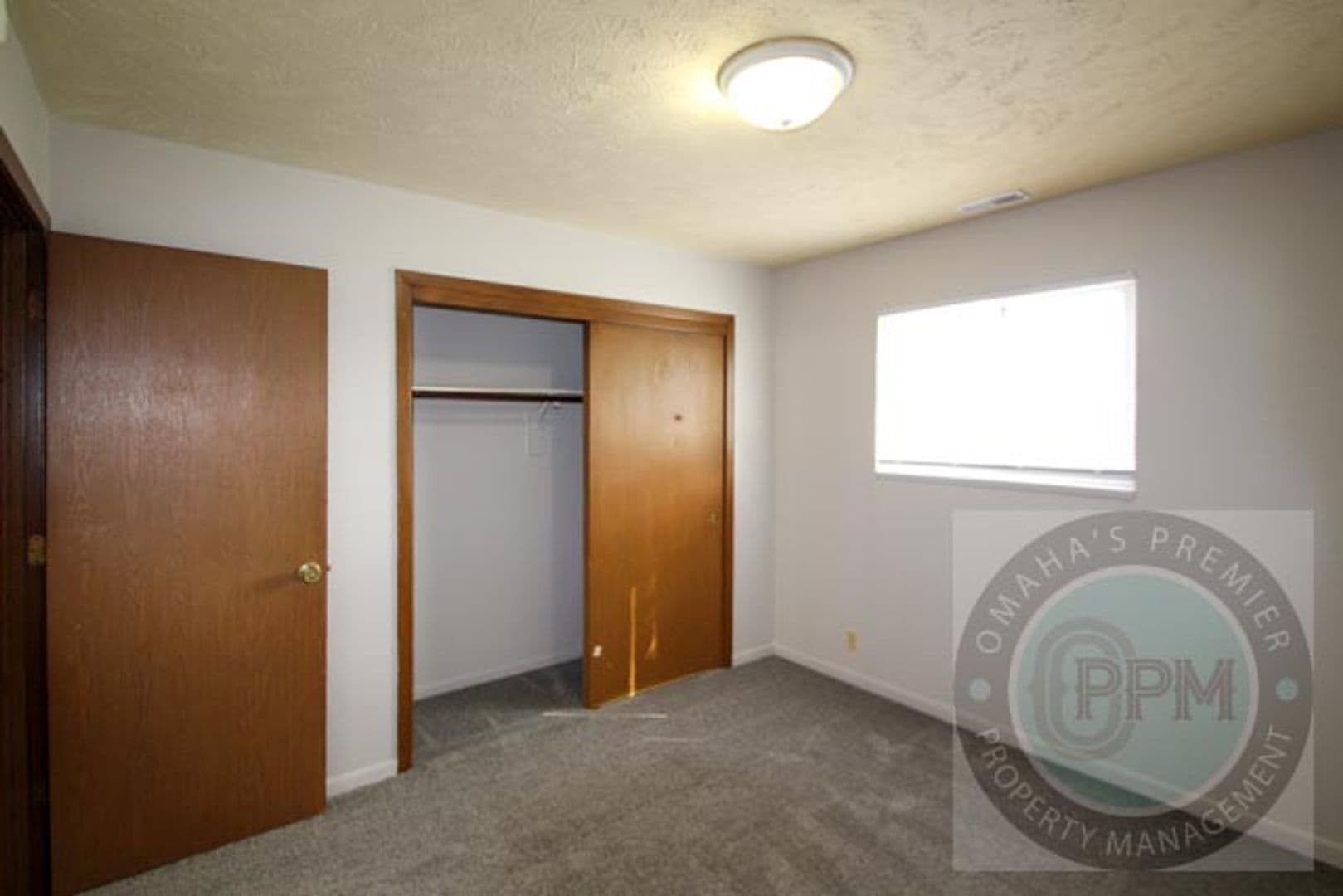Omaha Apartment: 2903 N 76th St