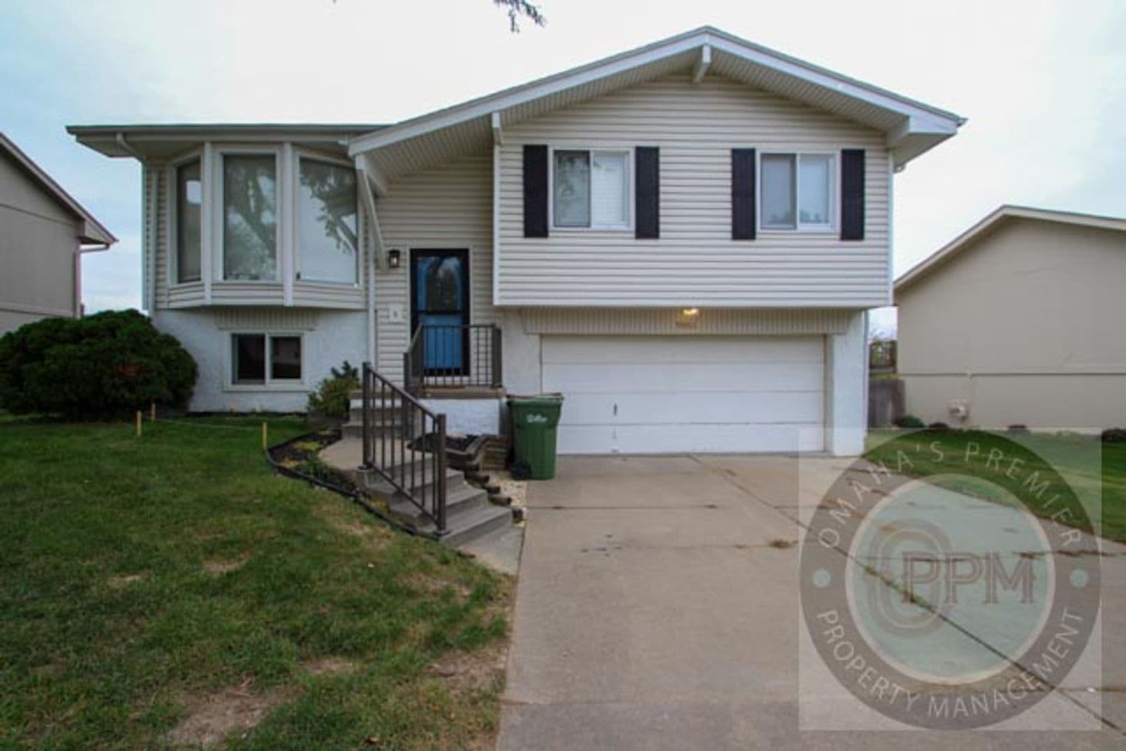Bellevue House: 9801 S 10th St