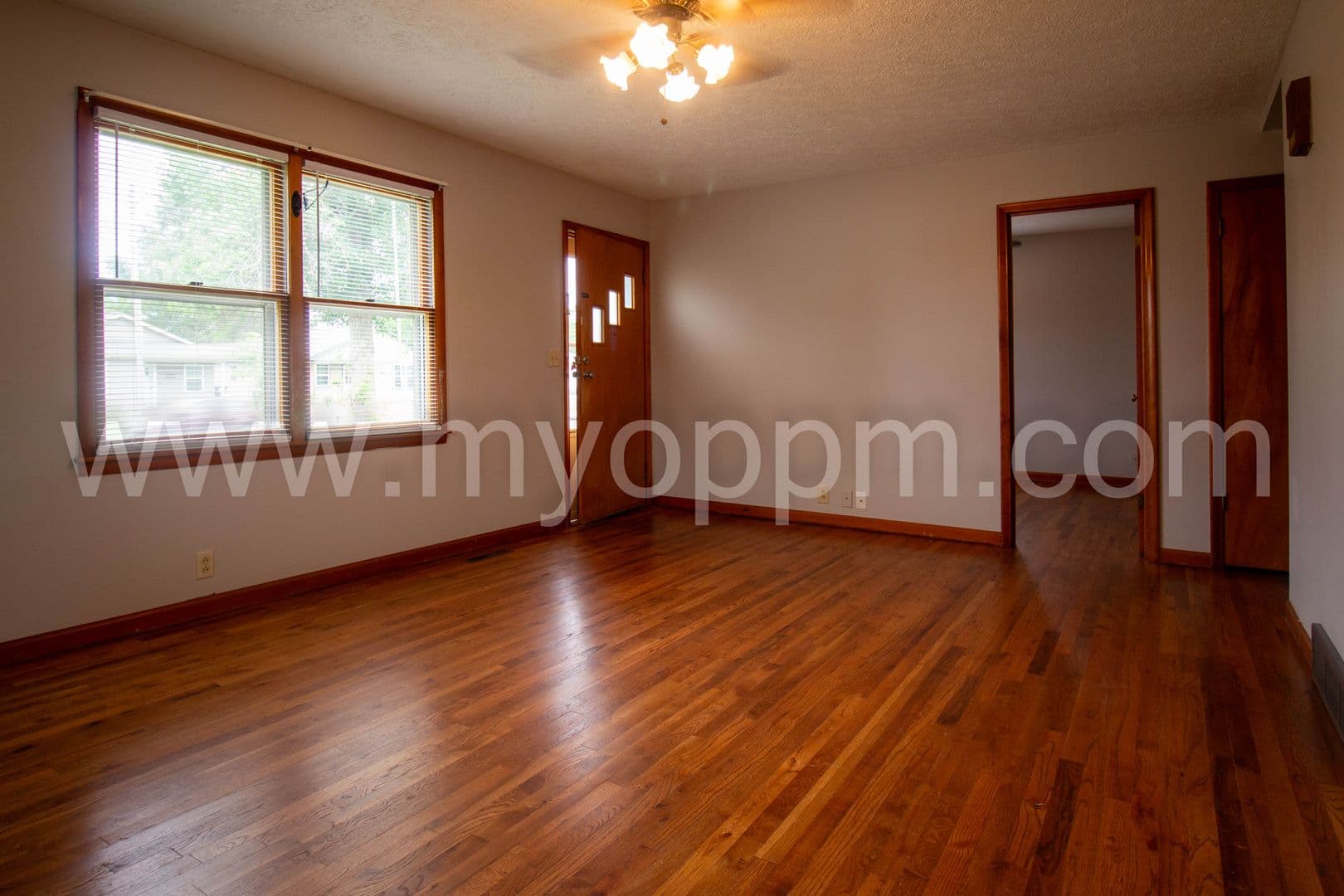 Council Bluffs House: 1700 Avenue G