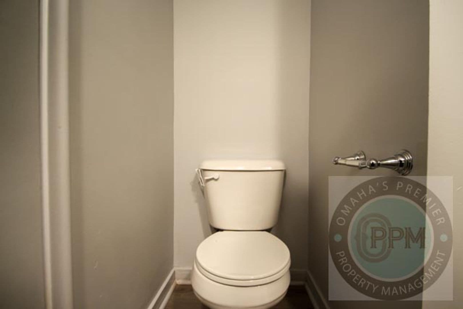 Omaha Apartment: 2333 Benson Gardens Bd
