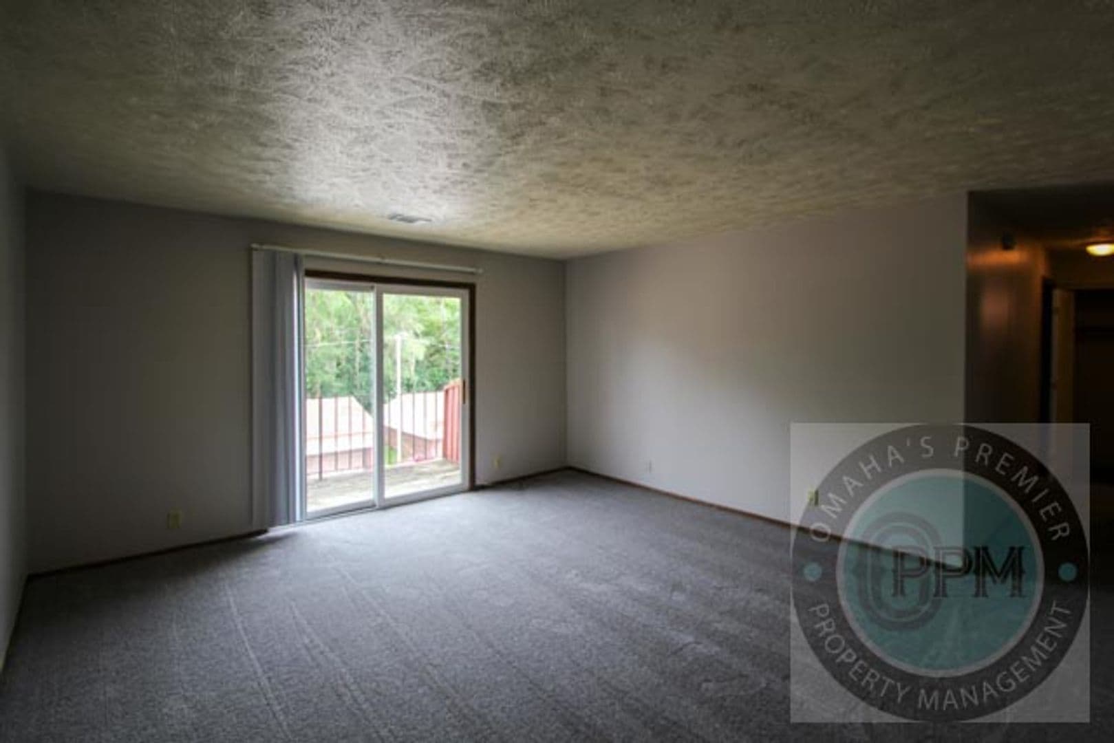 Bellevue Apartment: 818 Lincoln Rd