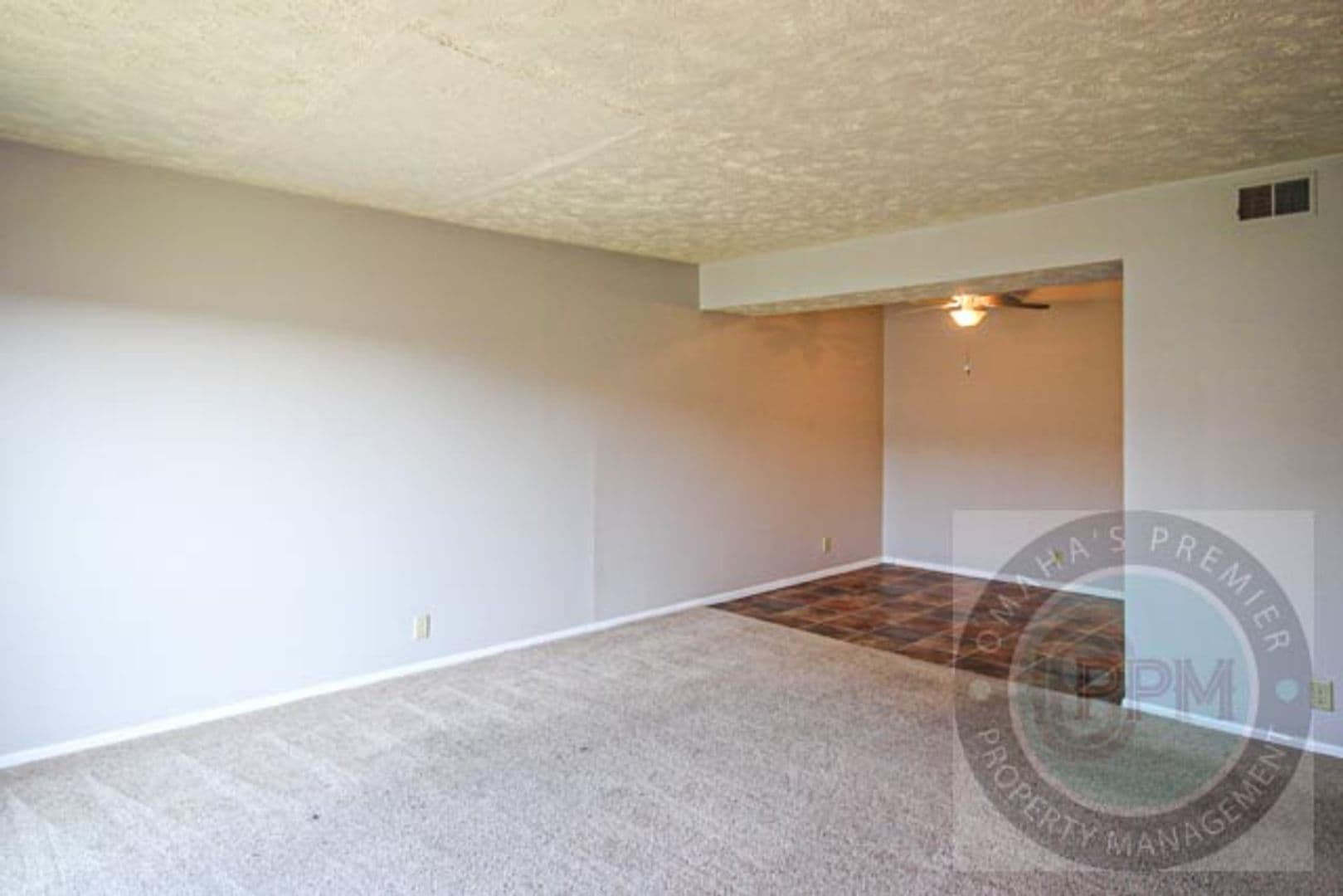 Bellevue Apartment: 818 Lincoln Rd