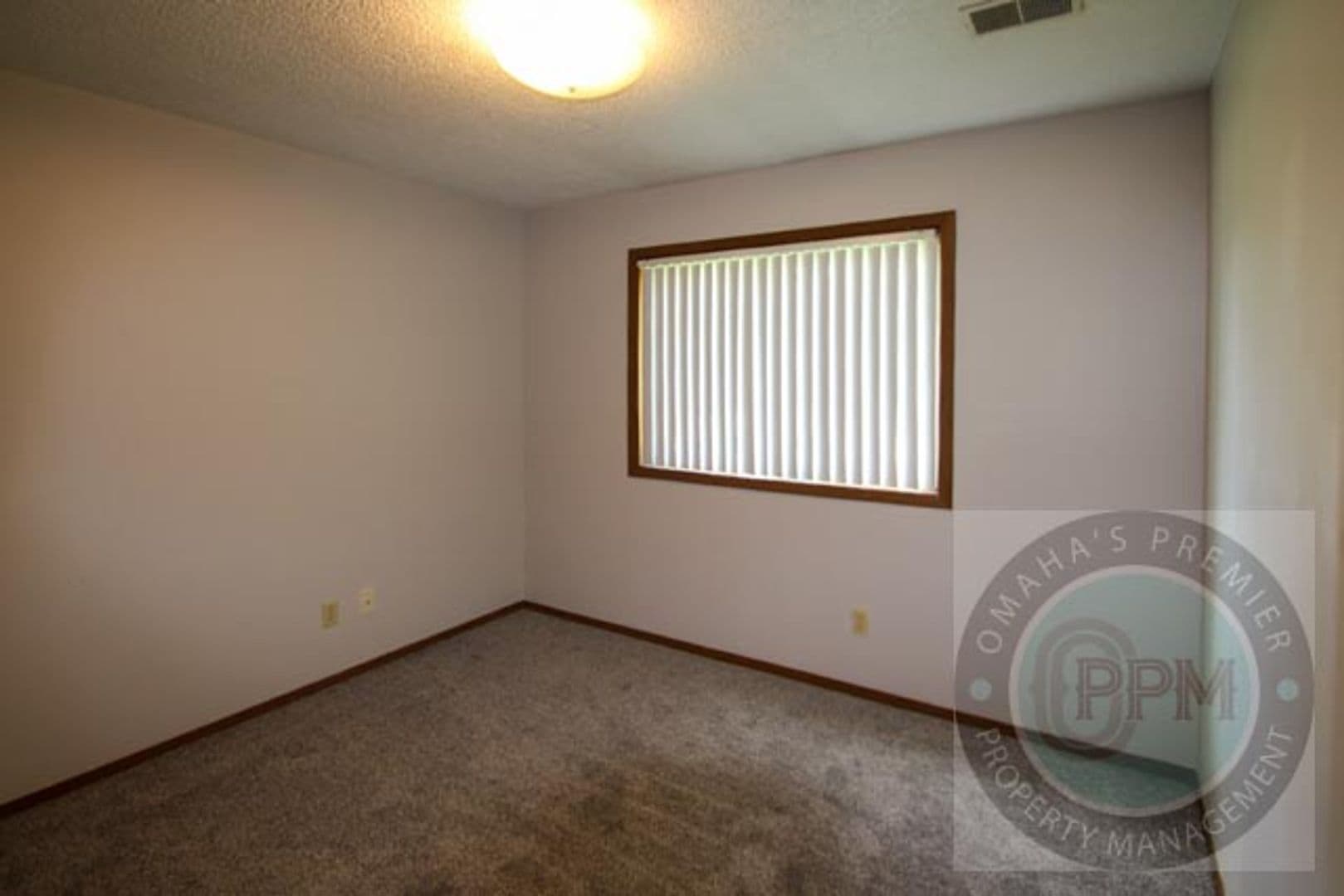 Bennington Apartment: 15605 N 4th St