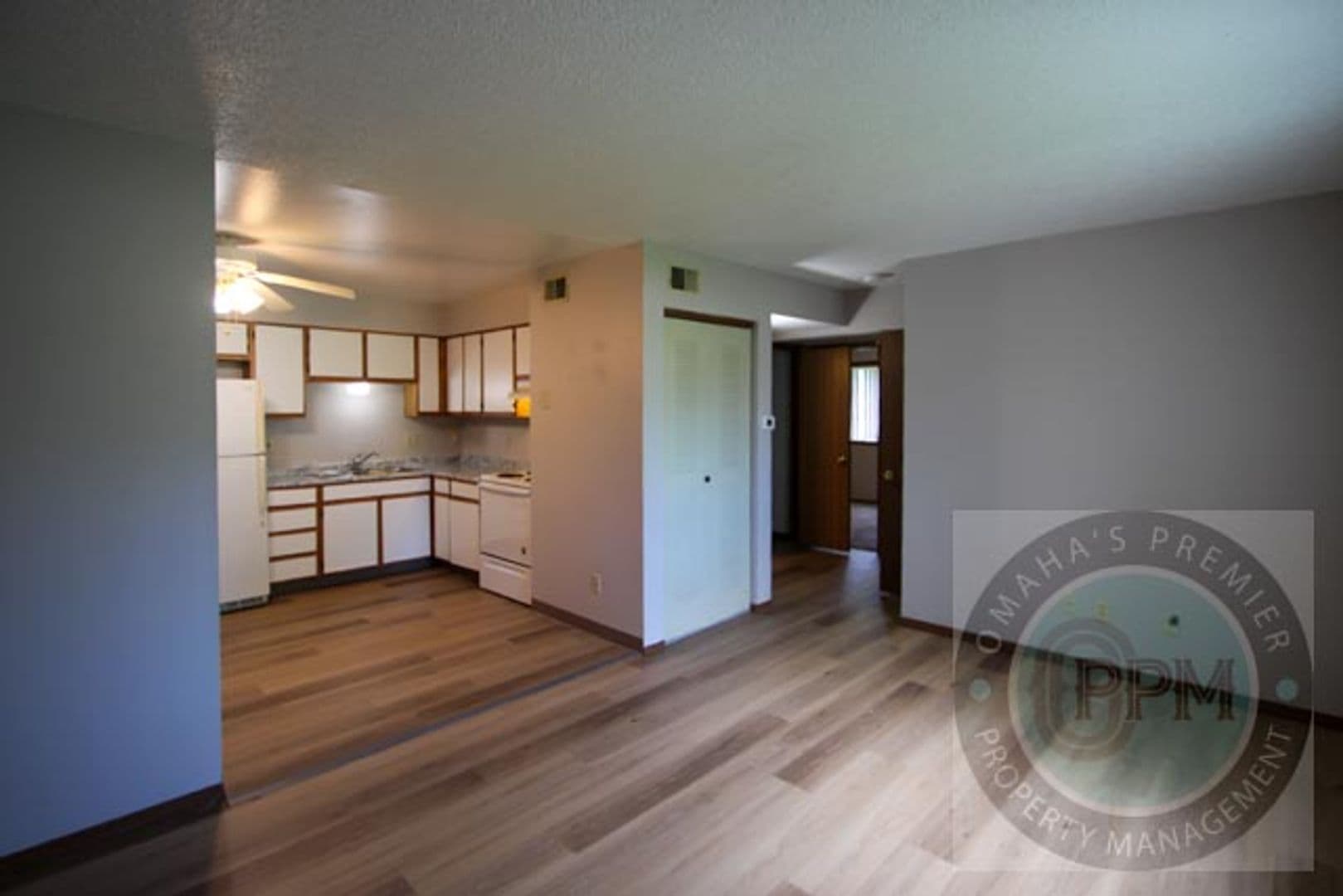 Bennington Apartment: 15605 N 4th St