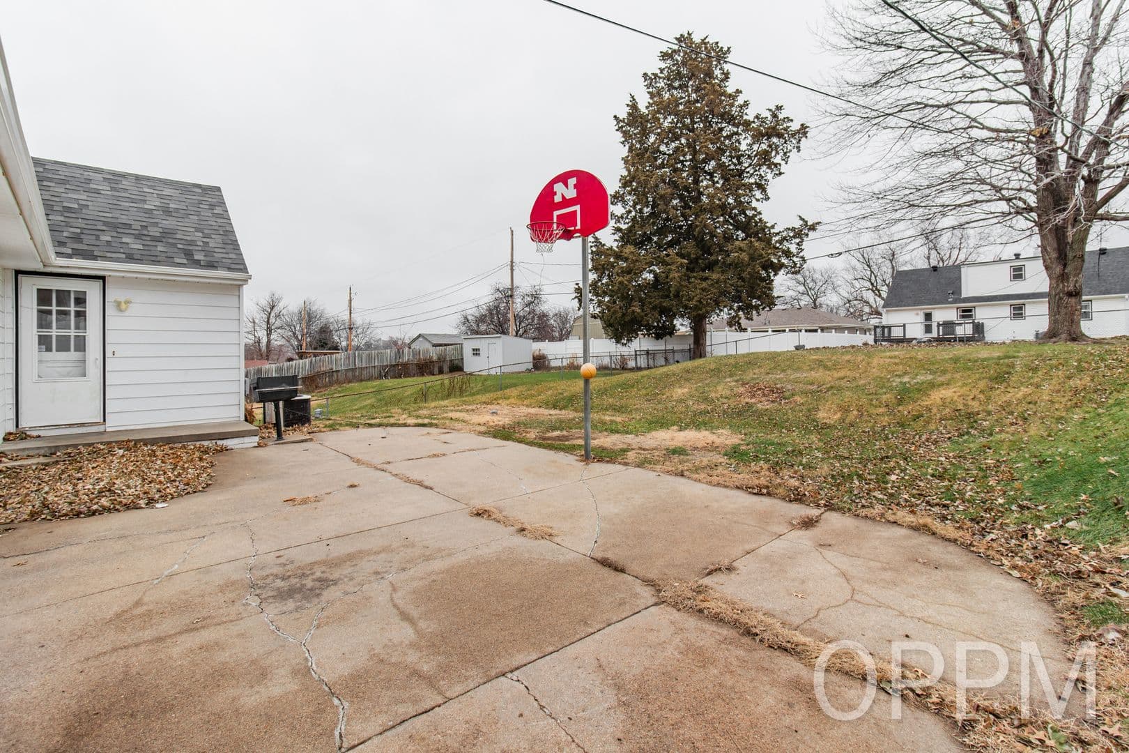 Omaha House: 2321 S 49th St