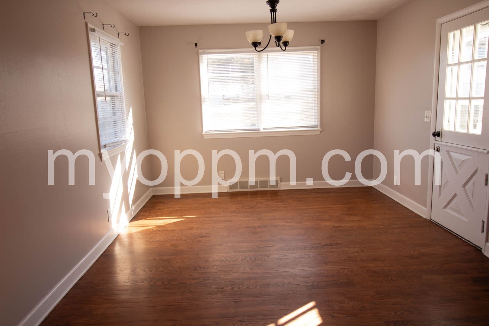 Omaha House: 2321 S 49th St