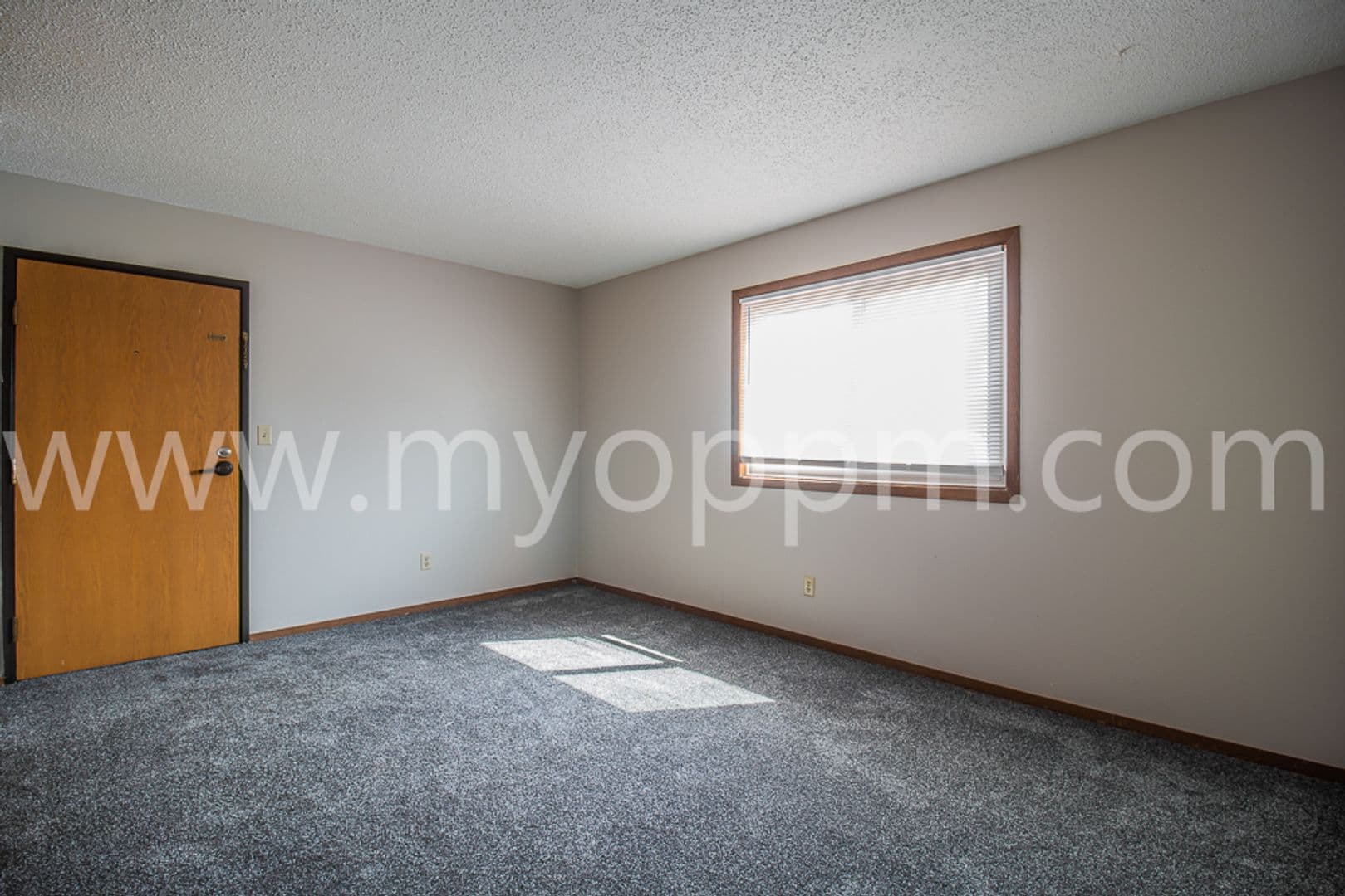 Bennington Apartment: 15605 N 4th St