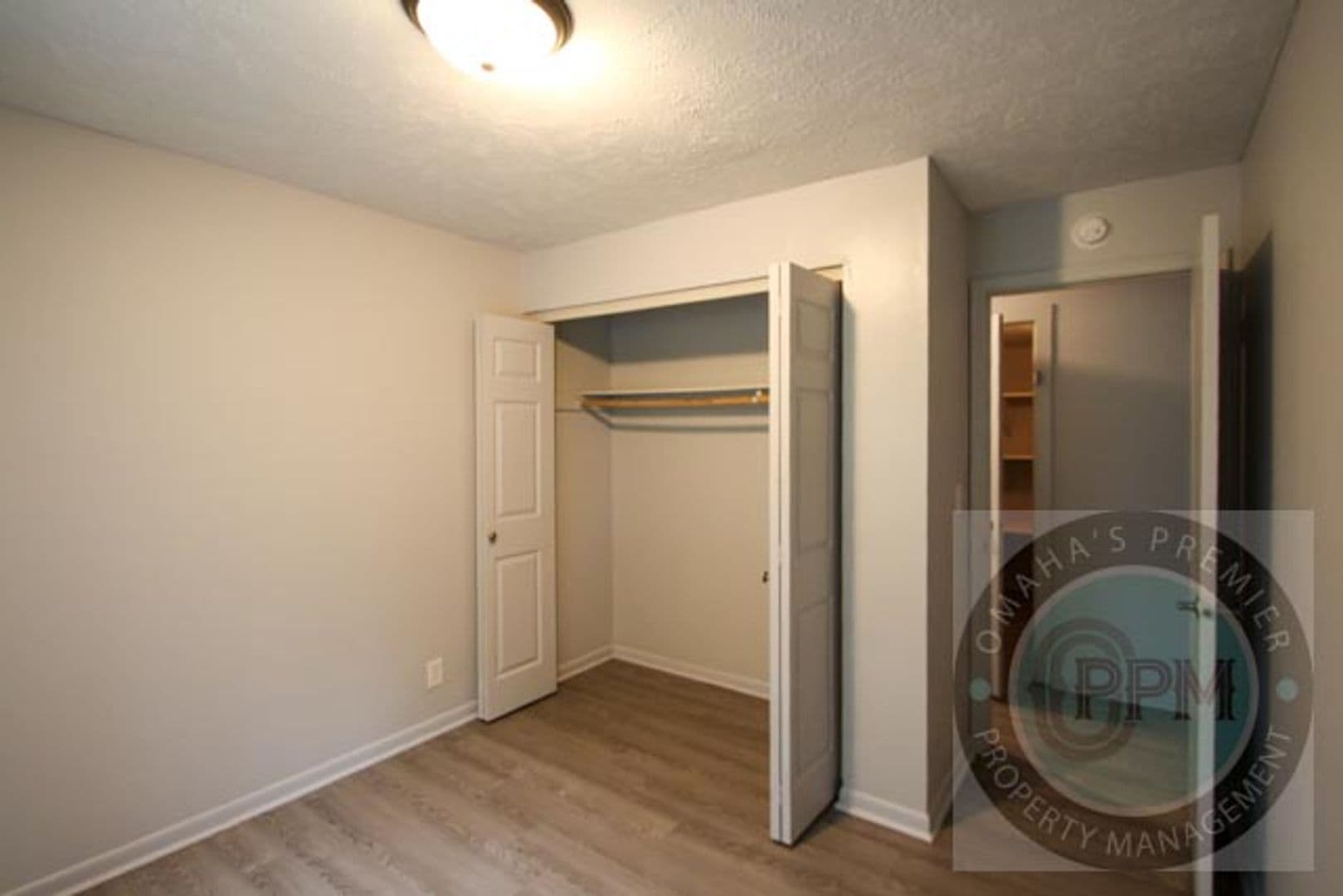 Omaha Apartment: 2333 Benson Gardens Bd
