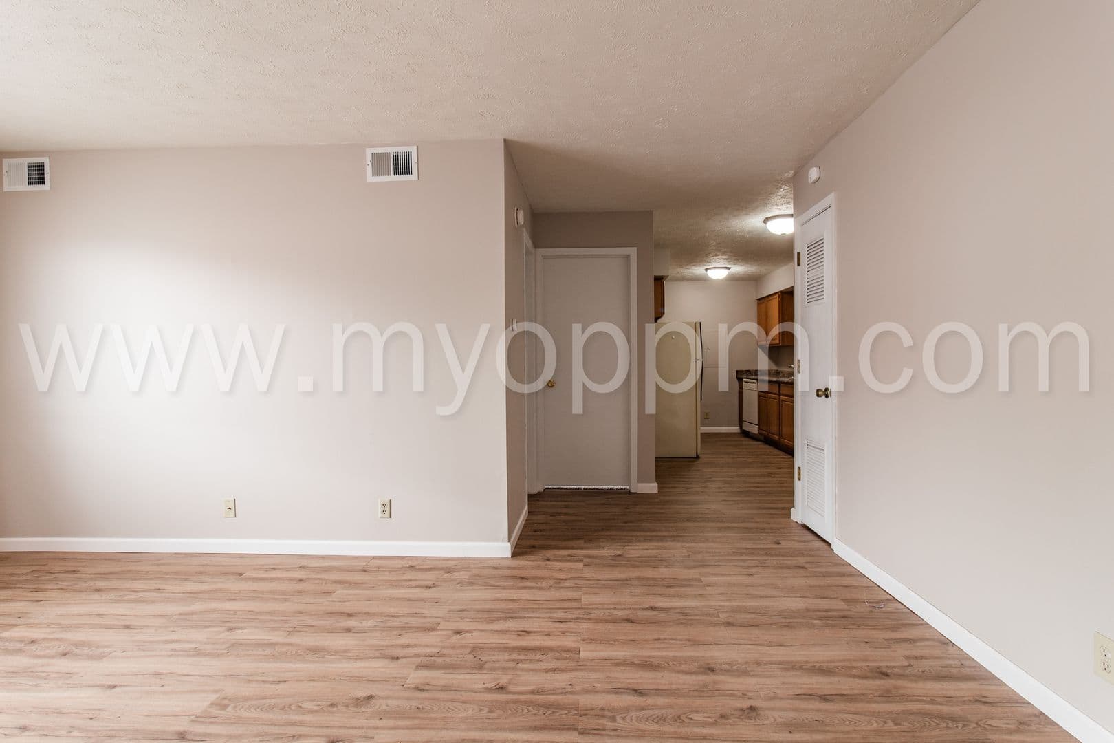 Omaha Apartment: 1711/1715 N 73rd St
