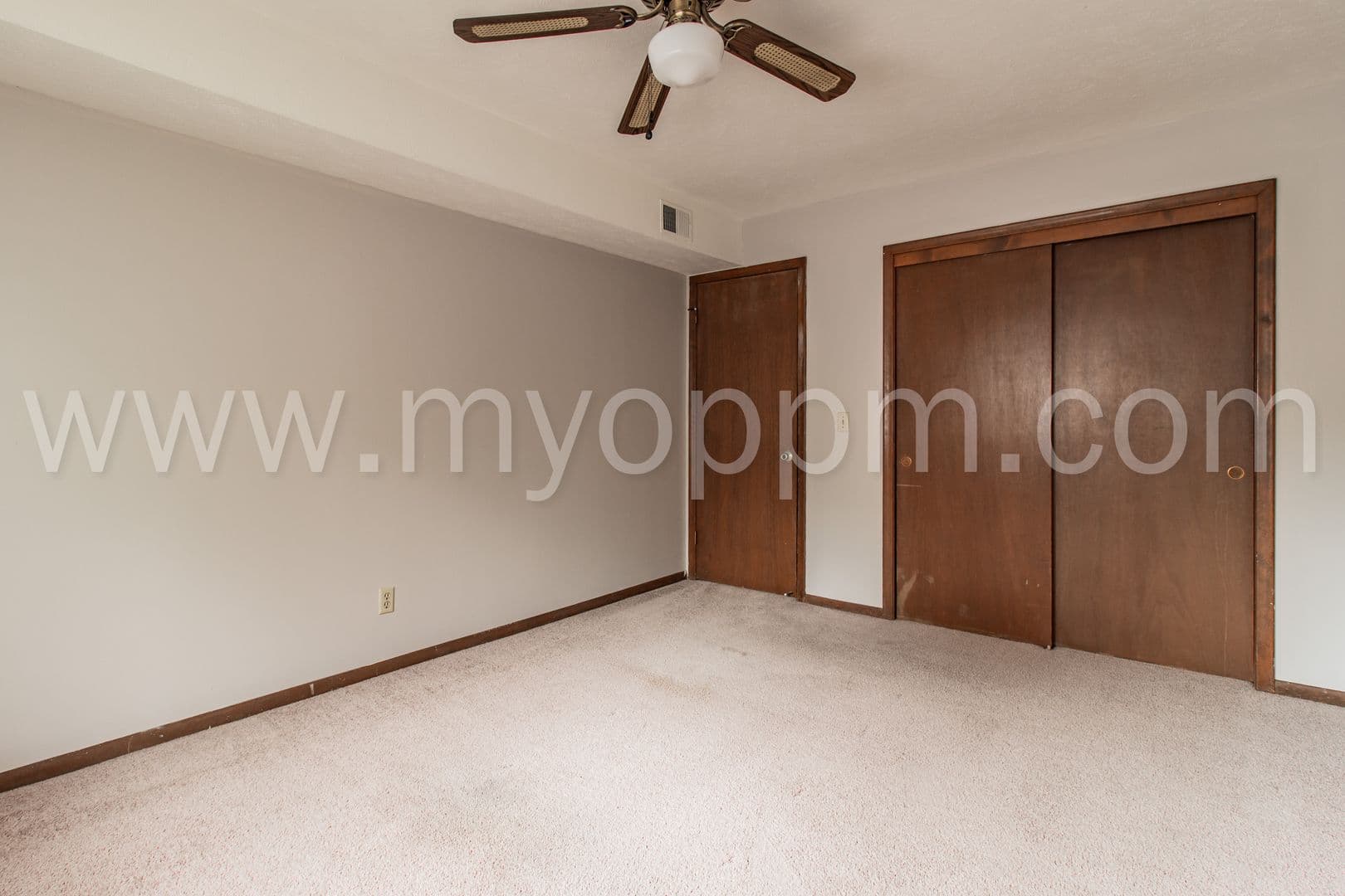 Omaha Apartment: 1016 N 47th Ave