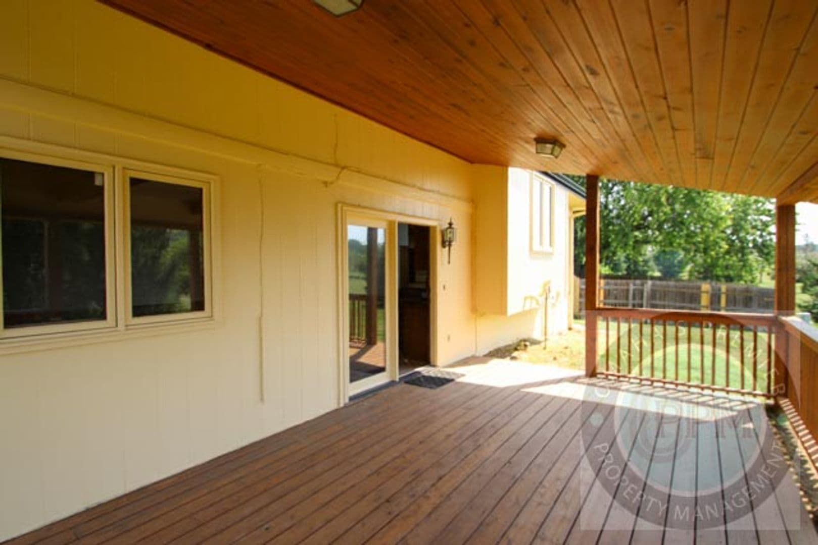 Omaha House: 5614 N 116 Ave Circle