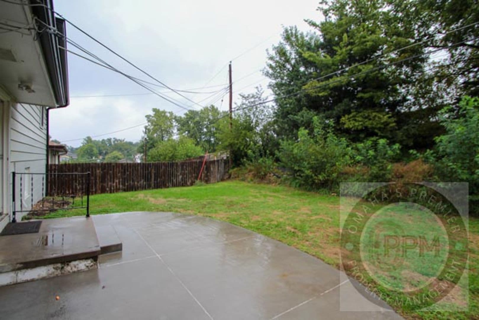 Bellevue House: 7313 S 50 St