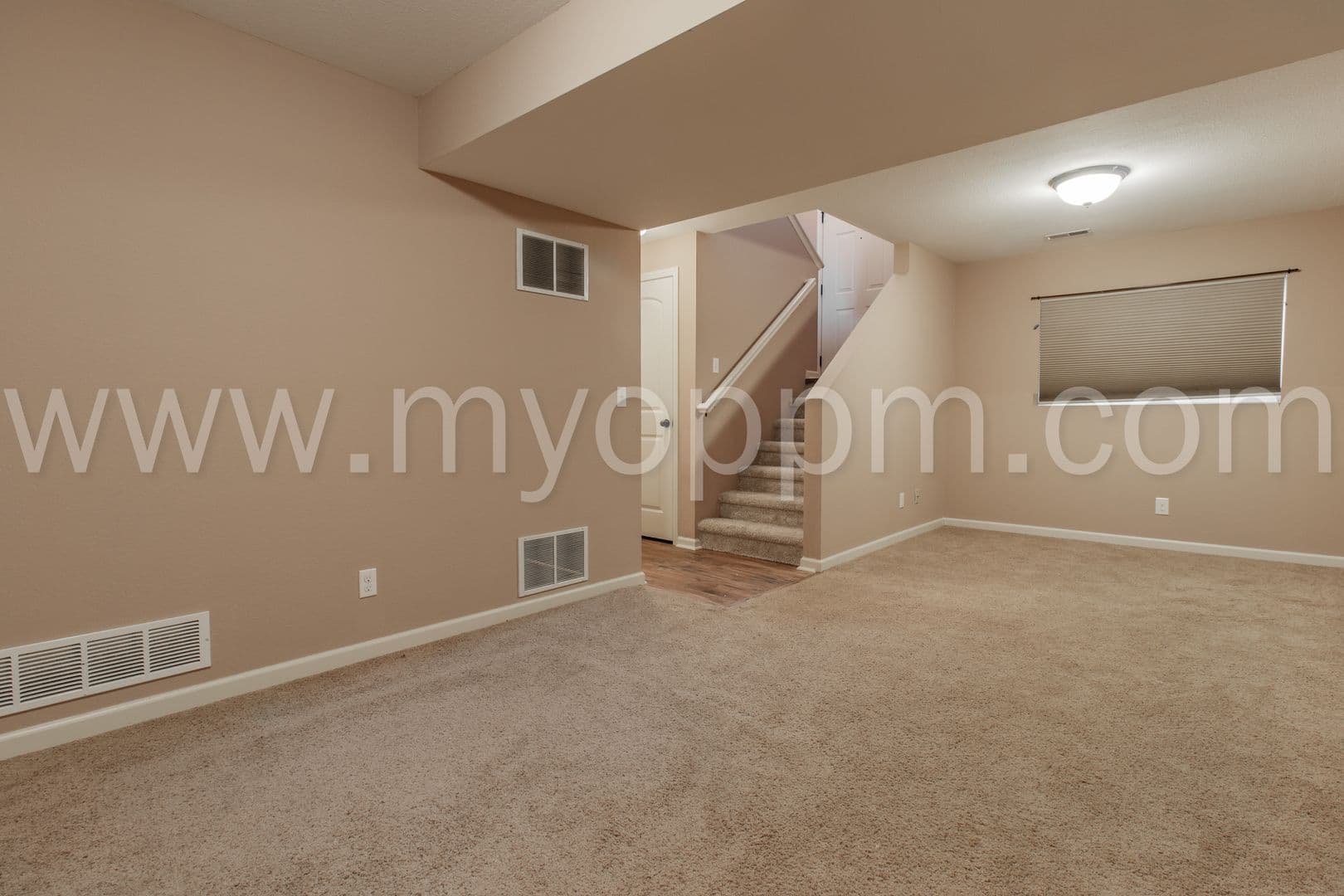 Bennington House: 14452 Knudsen St