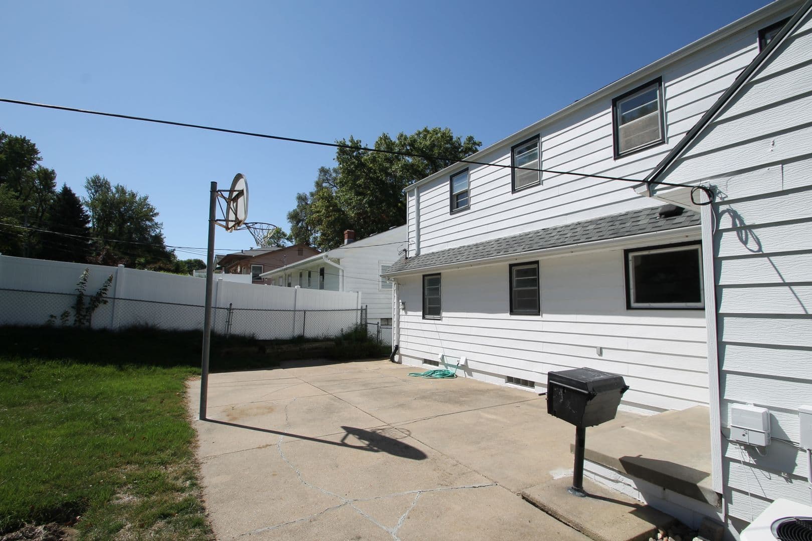 Omaha House: 2321 S 49th St